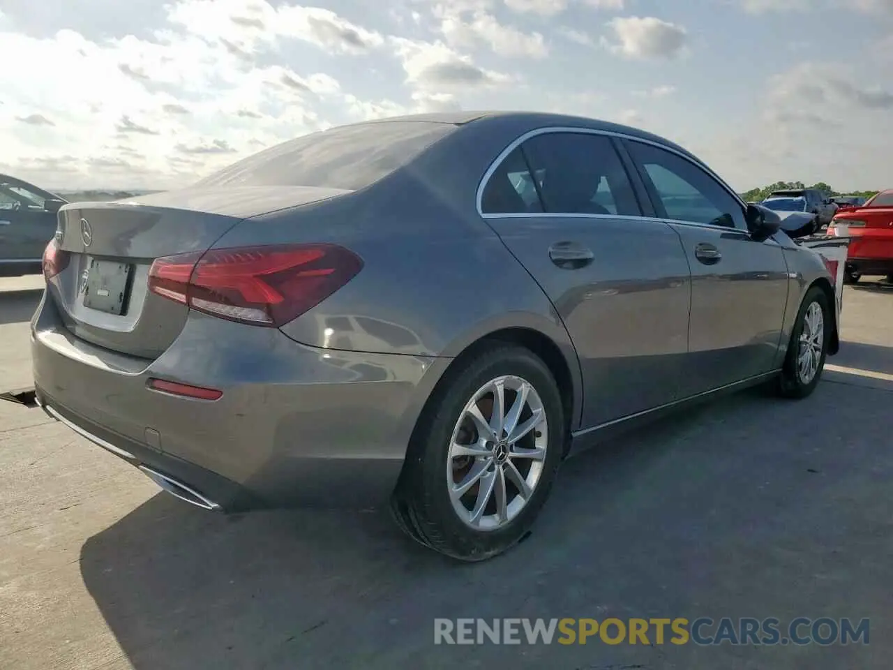 3 Фотография поврежденного автомобиля W1K3G4EB3LJ207870 MERCEDES-BENZ A-CLASS 2020