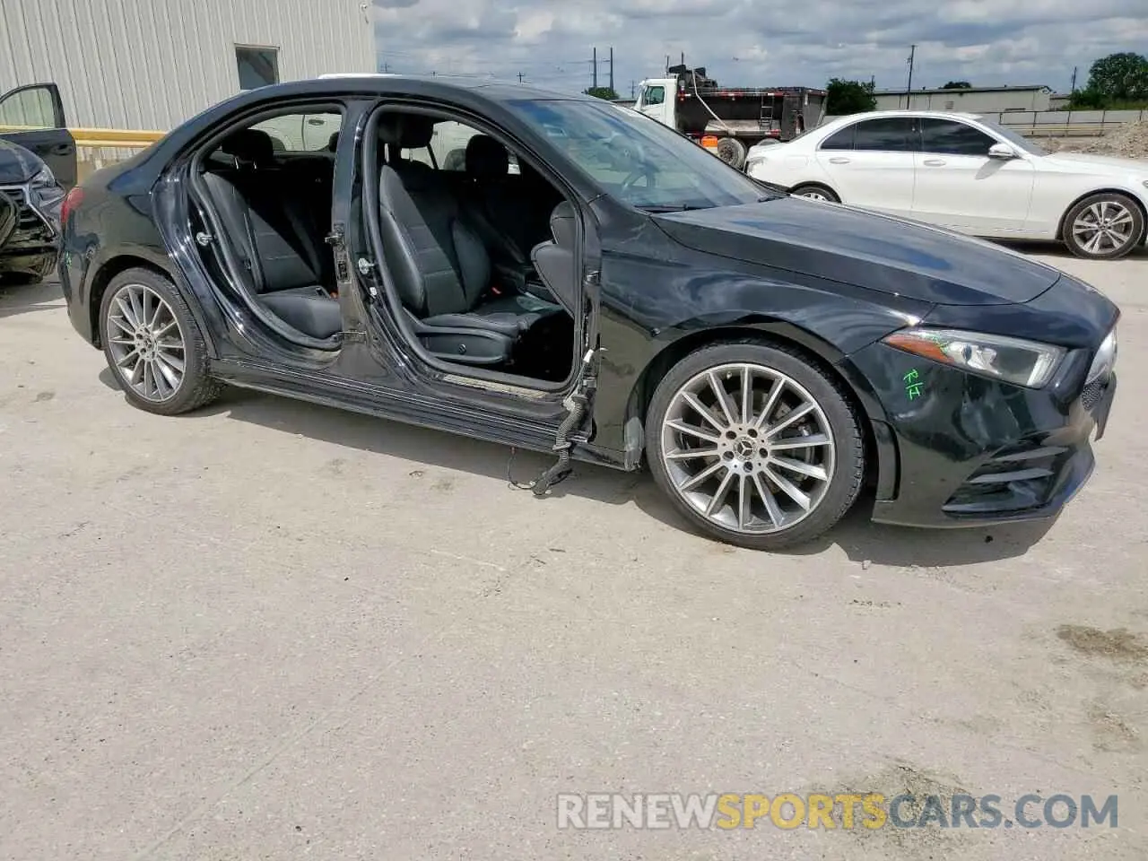 4 Photograph of a damaged car W1K3G4EB3LJ237807 MERCEDES-BENZ A-CLASS 2020