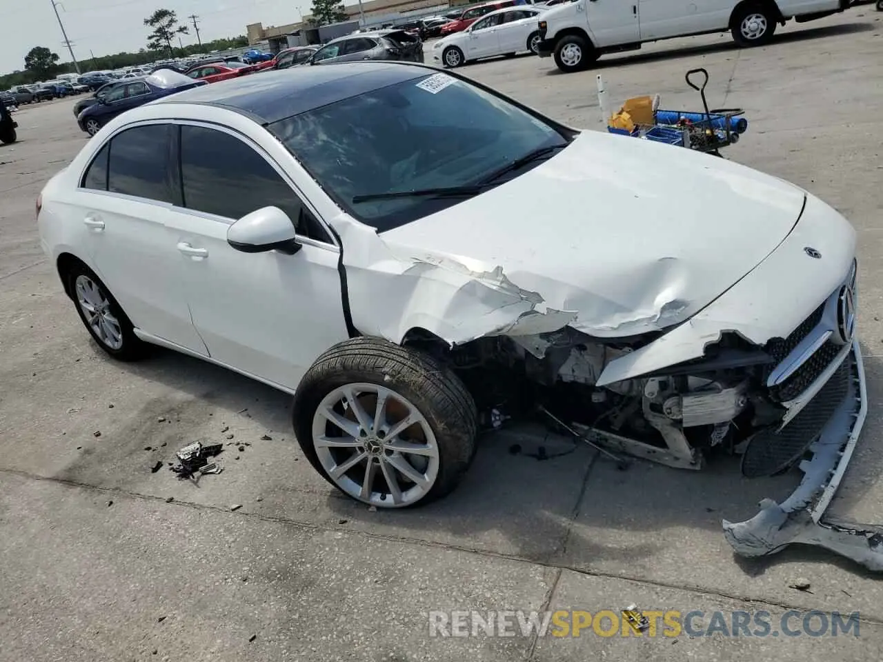 4 Photograph of a damaged car W1K3G4EB5LW044500 MERCEDES-BENZ A-CLASS 2020
