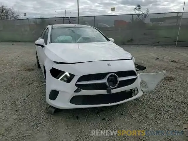 10 Photograph of a damaged car W1K3G4EB6LJ225957 MERCEDES-BENZ A-CLASS 2020