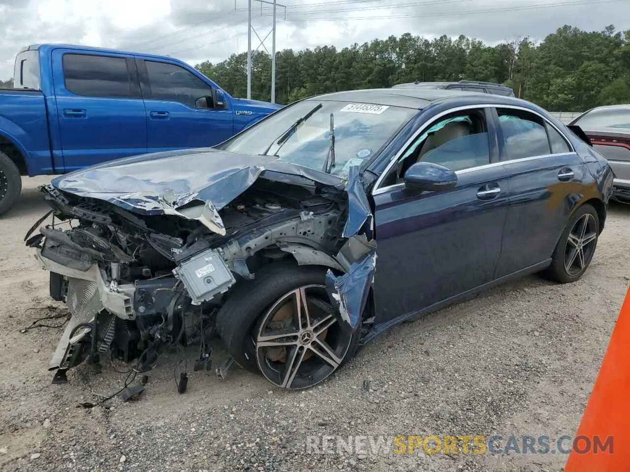 1 Photograph of a damaged car W1K3G4EB8LJ225815 MERCEDES-BENZ A-CLASS 2020