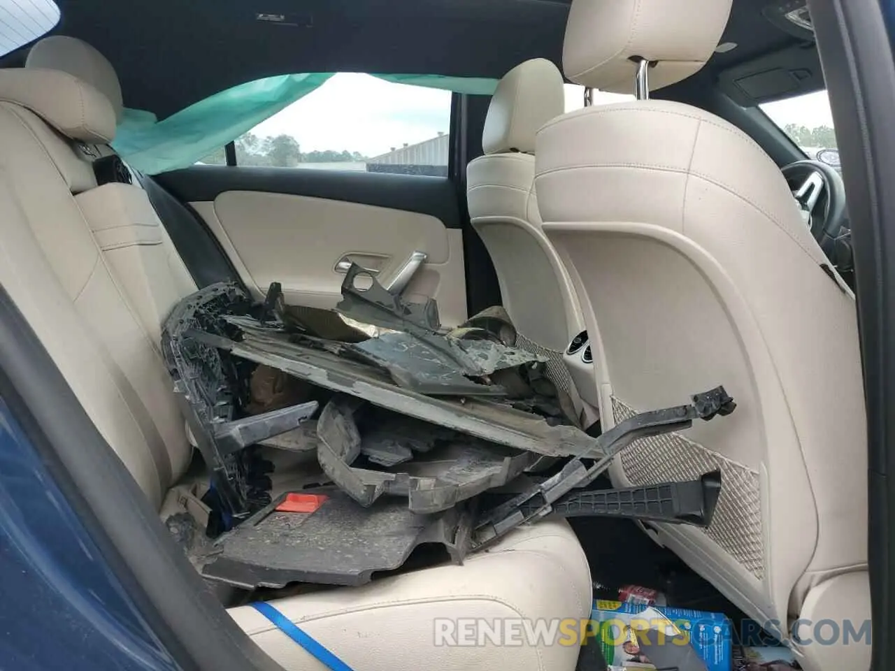 11 Photograph of a damaged car W1K3G4EB8LJ225815 MERCEDES-BENZ A-CLASS 2020