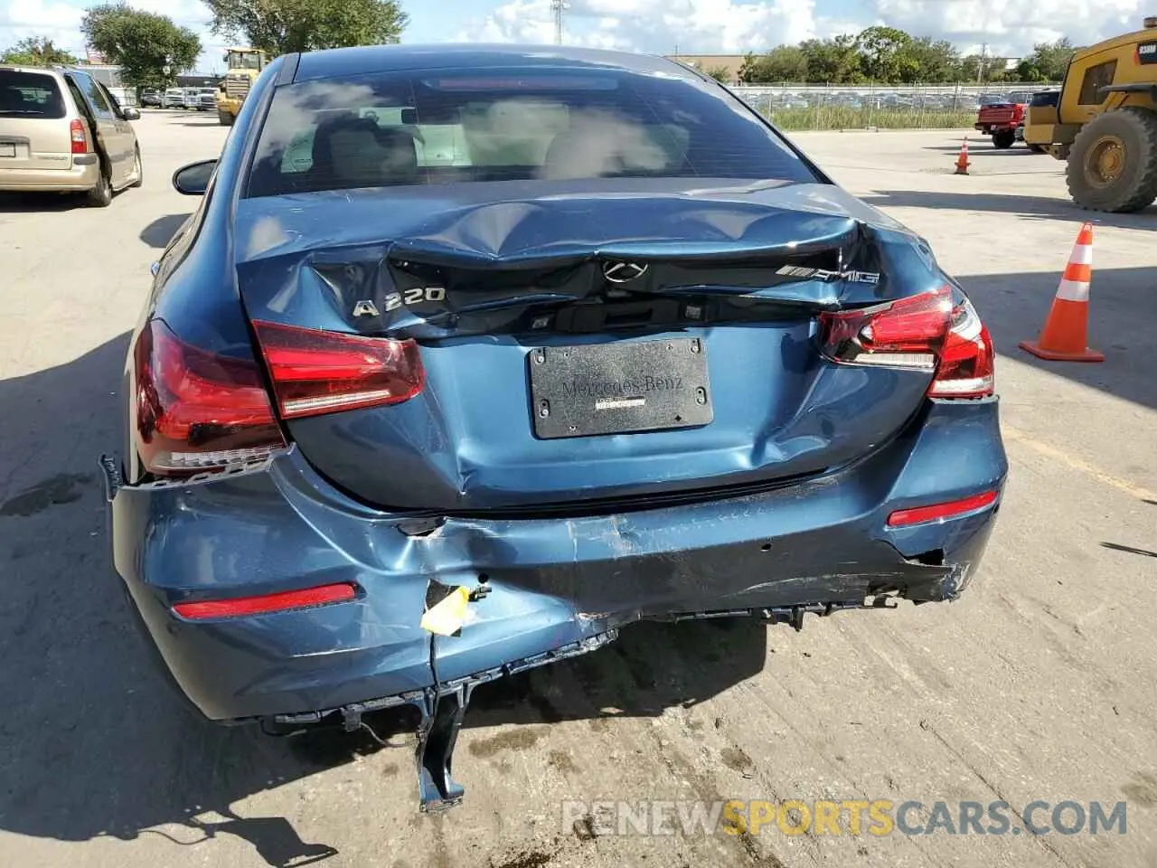 9 Photograph of a damaged car W1K3G4EB9LJ225922 MERCEDES-BENZ A-CLASS 2020