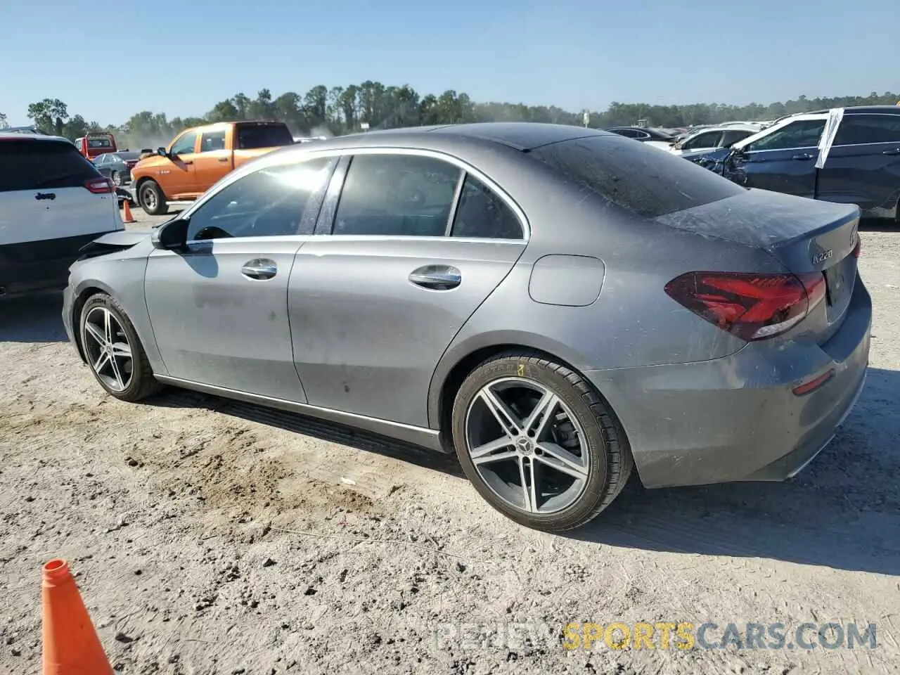 2 Фотография поврежденного автомобиля W1K3G4EBXLJ226674 MERCEDES-BENZ A-CLASS 2020