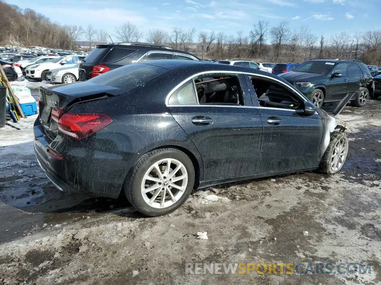 3 Фотография поврежденного автомобиля W1K3G4FB1LW043875 MERCEDES-BENZ A-CLASS 2020