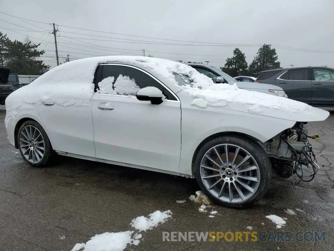 4 Photograph of a damaged car W1K3G4FB3LW042968 MERCEDES-BENZ A-CLASS 2020