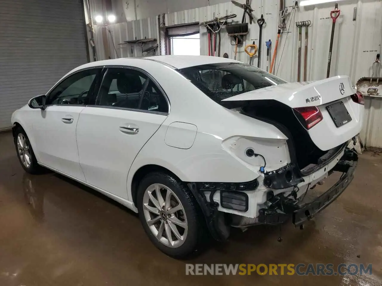 2 Фотография поврежденного автомобиля WDD3G4FB9LW038522 MERCEDES-BENZ A-CLASS 2020