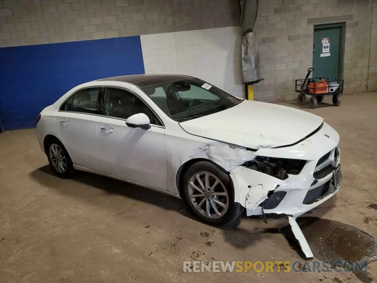 4 Photograph of a damaged car W1K3G4FB3MJ268409 MERCEDES-BENZ A-CLASS 2021