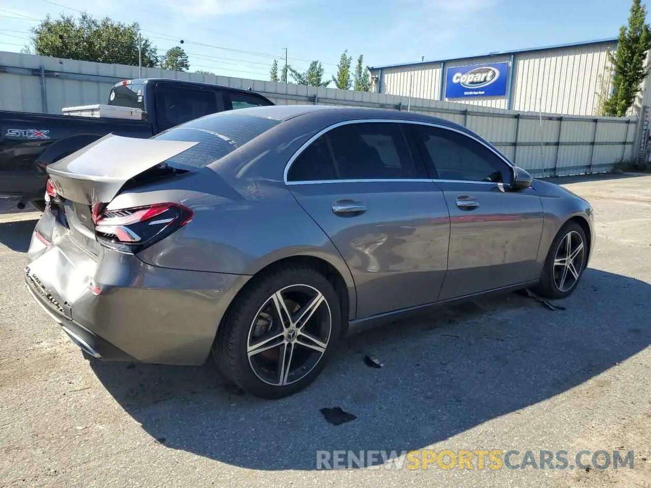 3 Photograph of a damaged car W1K3G4EB8NJ361610 MERCEDES-BENZ A-CLASS 2022