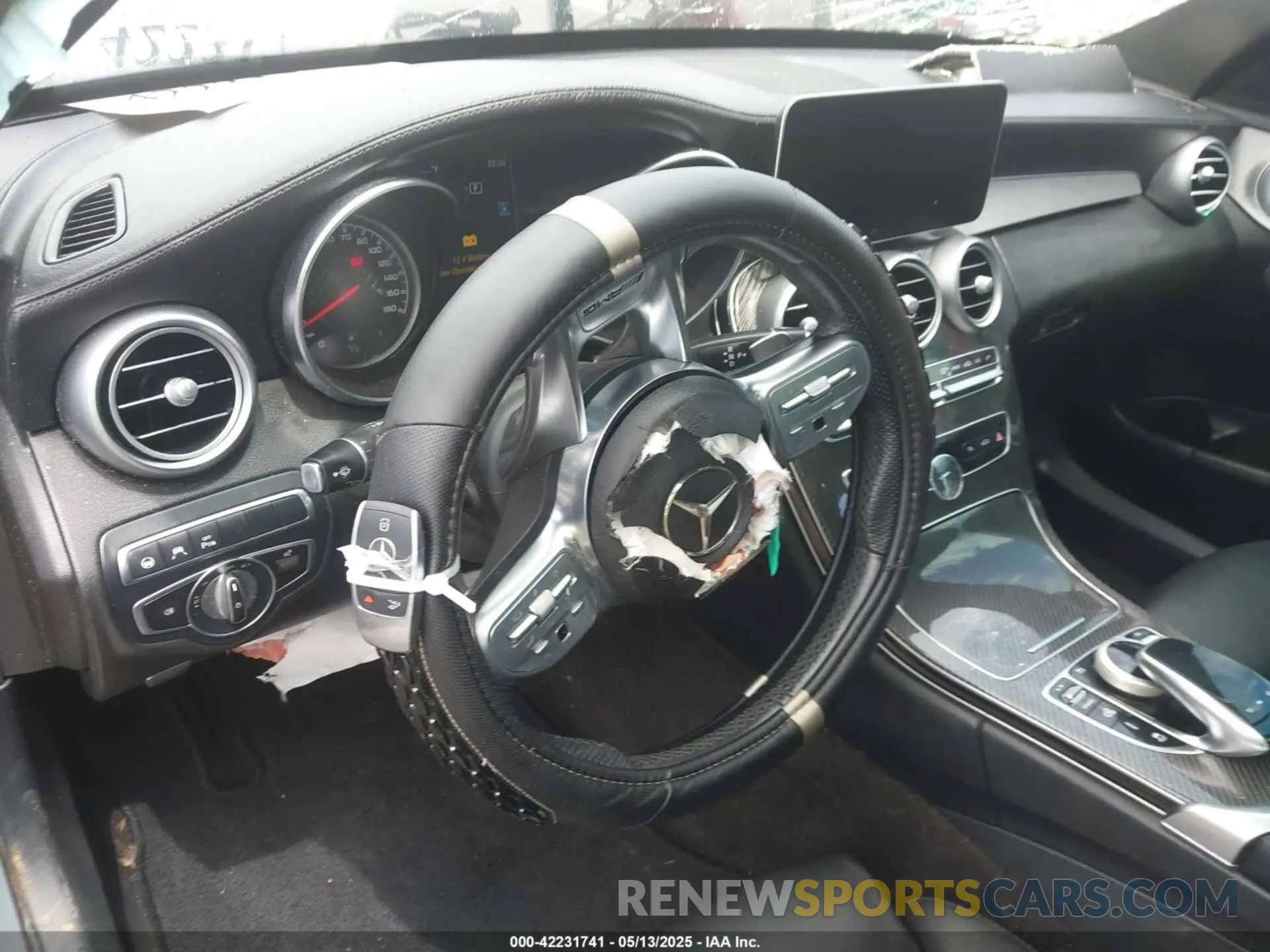 19 Photograph of a damaged car 55SWF6EB9KU292191 MERCEDES-BENZ AMG C 43 2019