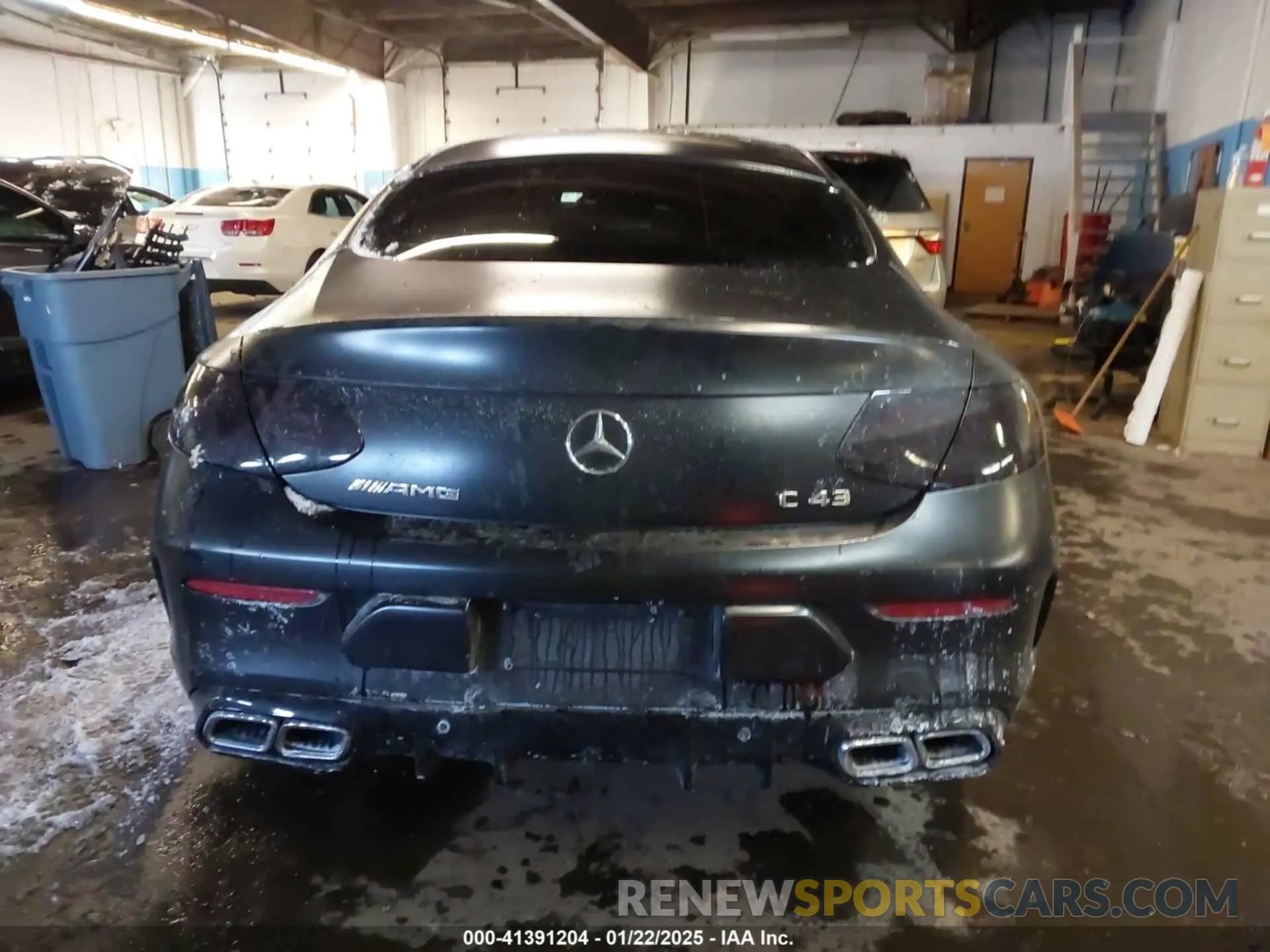 17 Photograph of a damaged car WDDWJ6EB2KF876692 MERCEDES-BENZ AMG C 43 2019