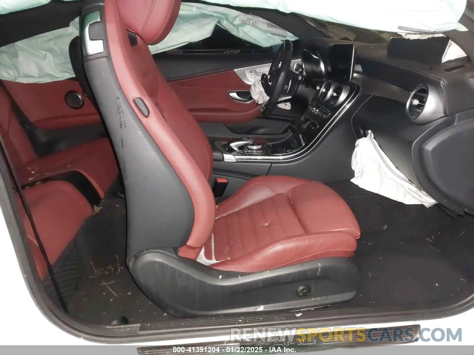 5 Photograph of a damaged car WDDWJ6EB2KF876692 MERCEDES-BENZ AMG C 43 2019
