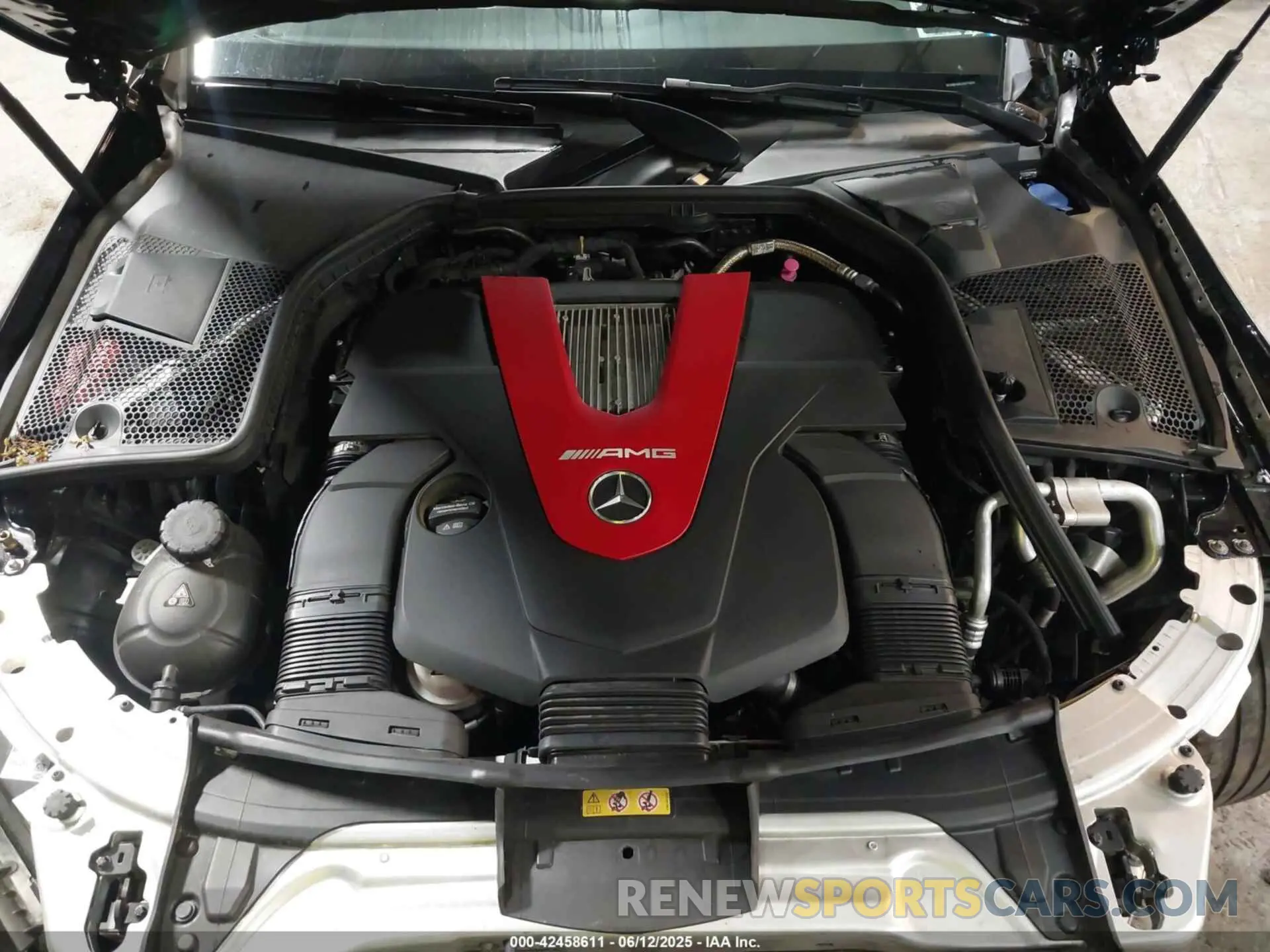 10 Photograph of a damaged car W1KWF6EB1LR574604 MERCEDES-BENZ AMG C 43 2020