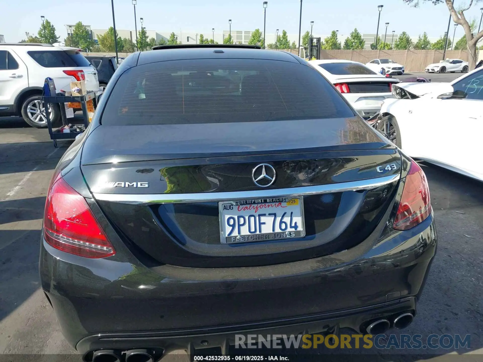 16 Photograph of a damaged car W1KWF6EB4MR648454 MERCEDES-BENZ AMG C 43 2021