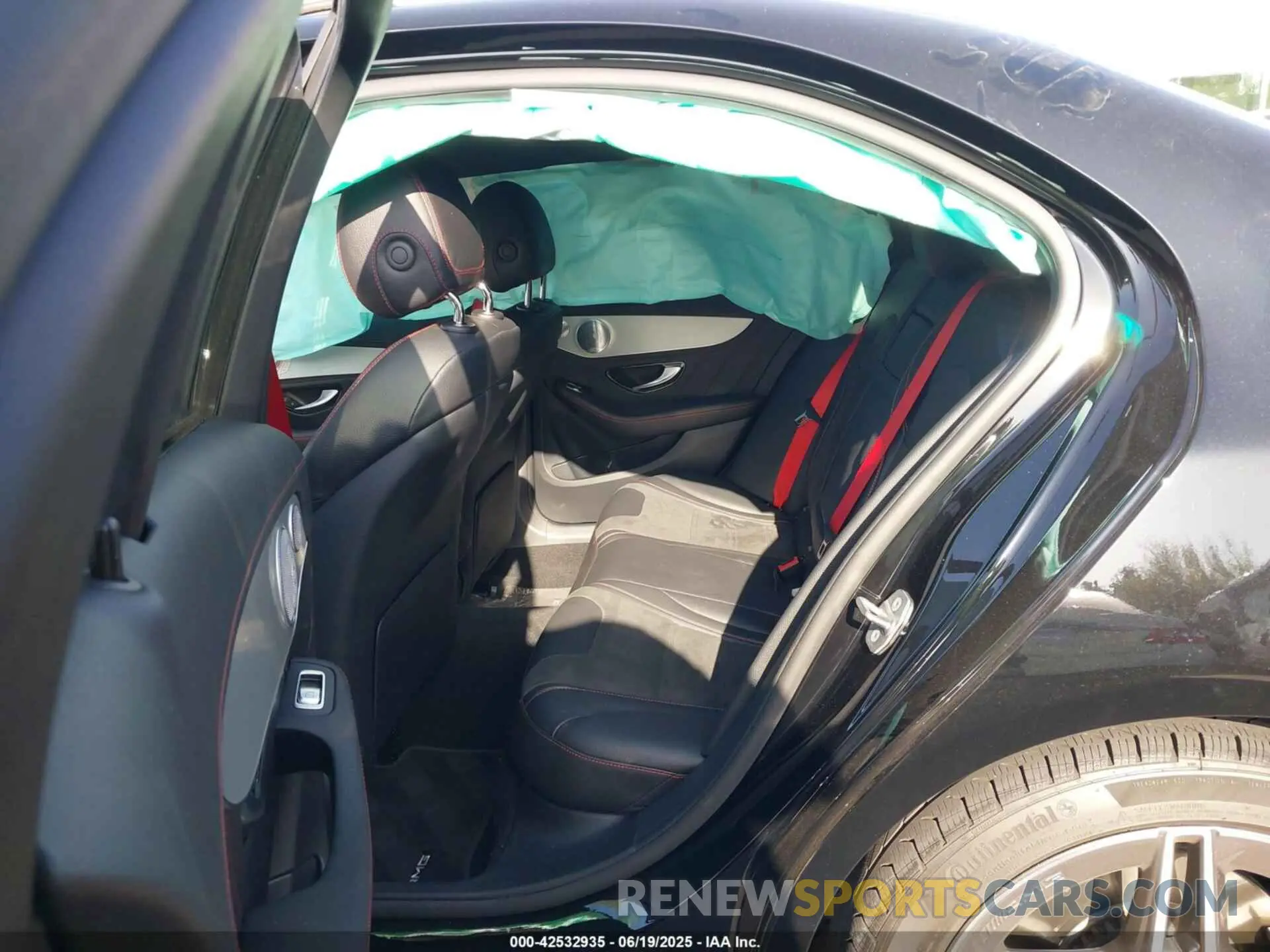8 Photograph of a damaged car W1KWF6EB4MR648454 MERCEDES-BENZ AMG C 43 2021