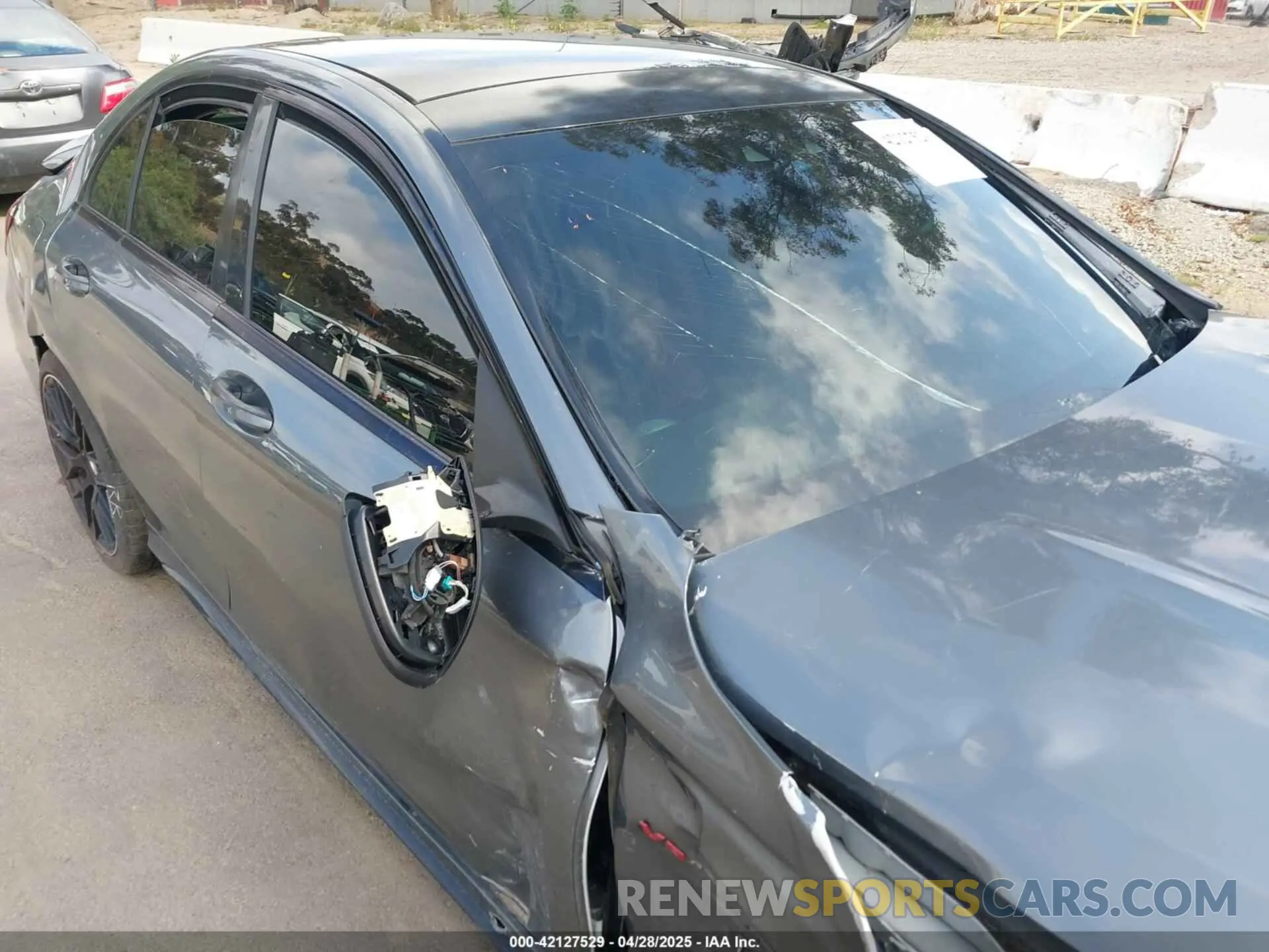 18 Photograph of a damaged car W1KWF8HB4MR620676 MERCEDES-BENZ AMG C 63 2021