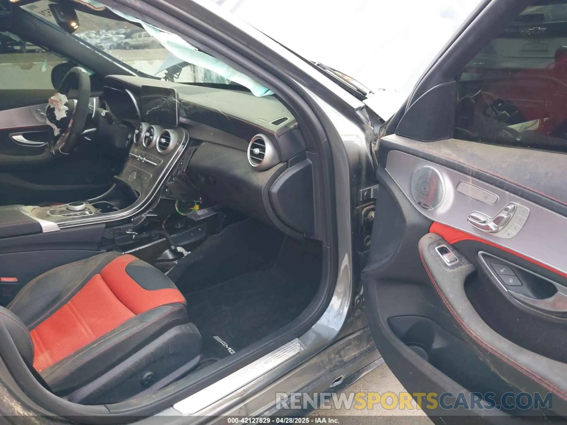 5 Photograph of a damaged car W1KWF8HB4MR620676 MERCEDES-BENZ AMG C 63 2021