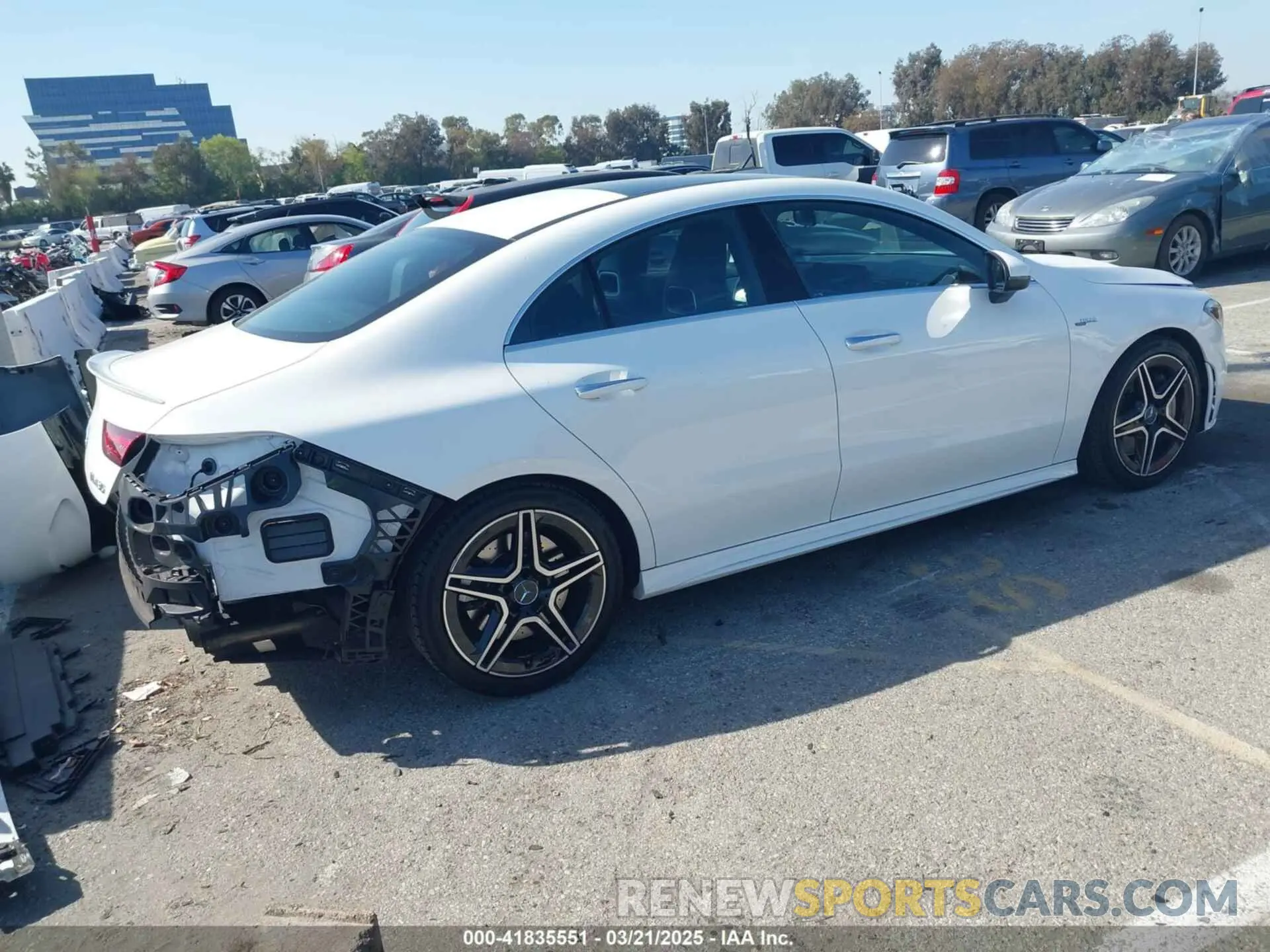 4 Фотография поврежденного автомобиля W1K5J5BB6MN234740 MERCEDES-BENZ AMG CLA 35 2021