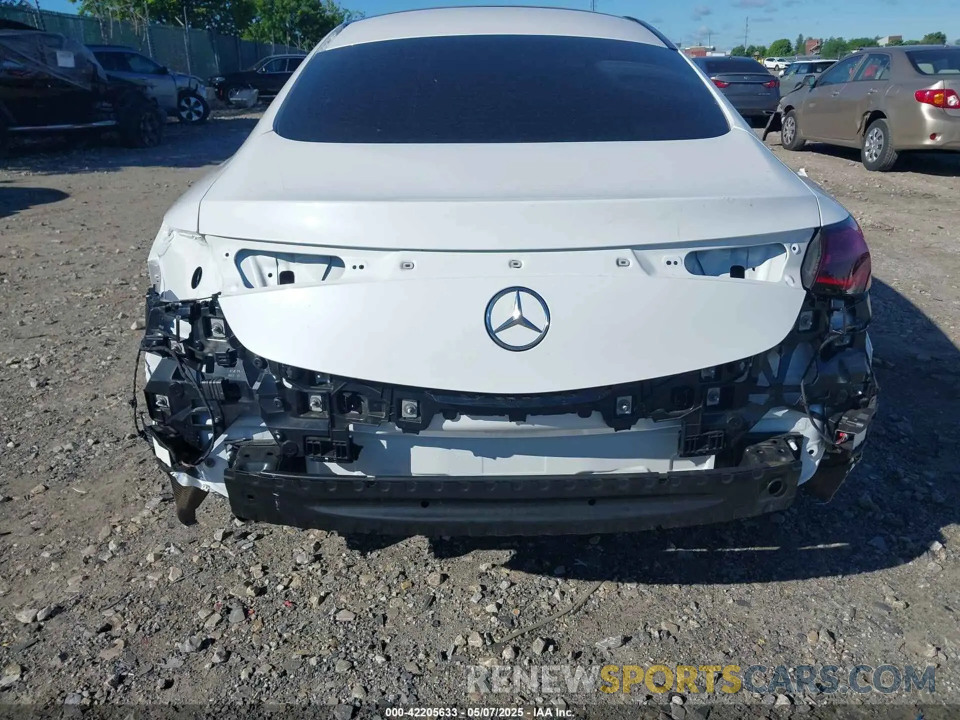 17 Photograph of a damaged car W1KMJ6CB0RF043624 MERCEDES-BENZ AMG CLE 53 2024