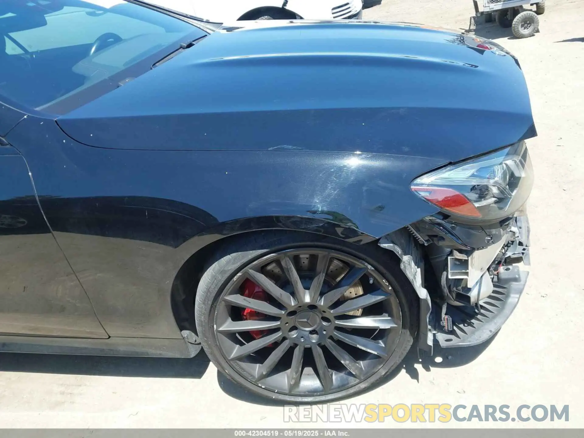 19 Photograph of a damaged car W1K1J6BBXLF137408 MERCEDES-BENZ AMG E 53 2020