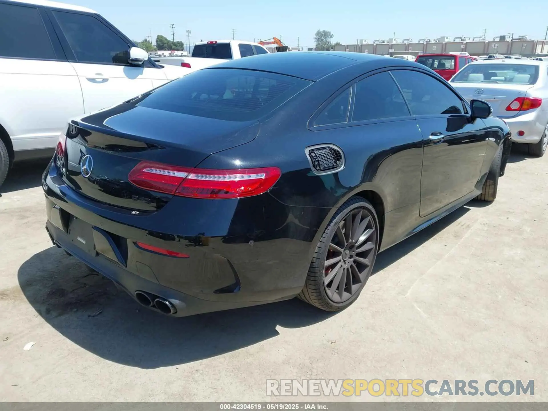 4 Photograph of a damaged car W1K1J6BBXLF137408 MERCEDES-BENZ AMG E 53 2020