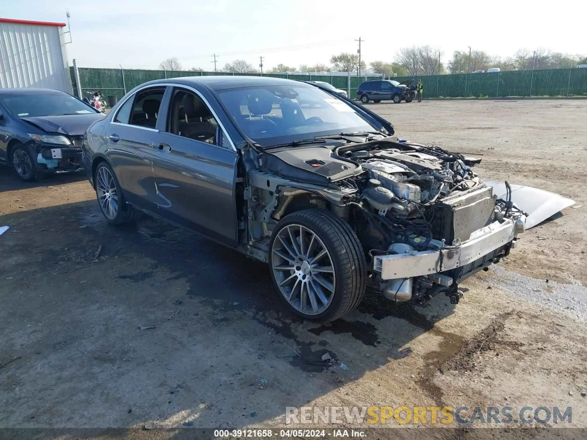 1 Photograph of a damaged car W1KZF6BB7MA933004 MERCEDES-BENZ AMG E 53 2021