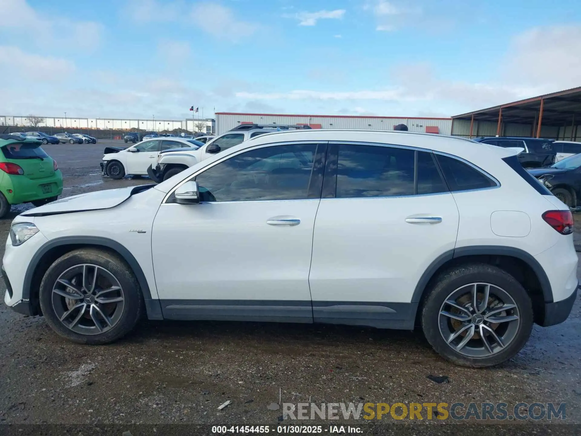 14 Photograph of a damaged car W1N4N5BB1PJ451918 MERCEDES-BENZ AMG GLA 35 2023