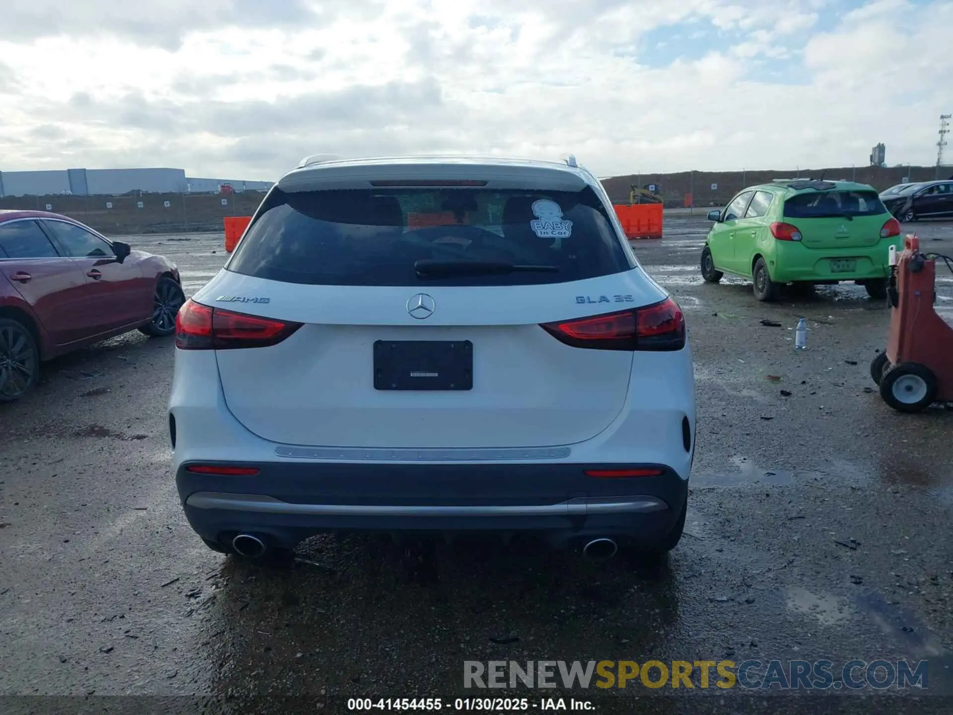 16 Photograph of a damaged car W1N4N5BB1PJ451918 MERCEDES-BENZ AMG GLA 35 2023