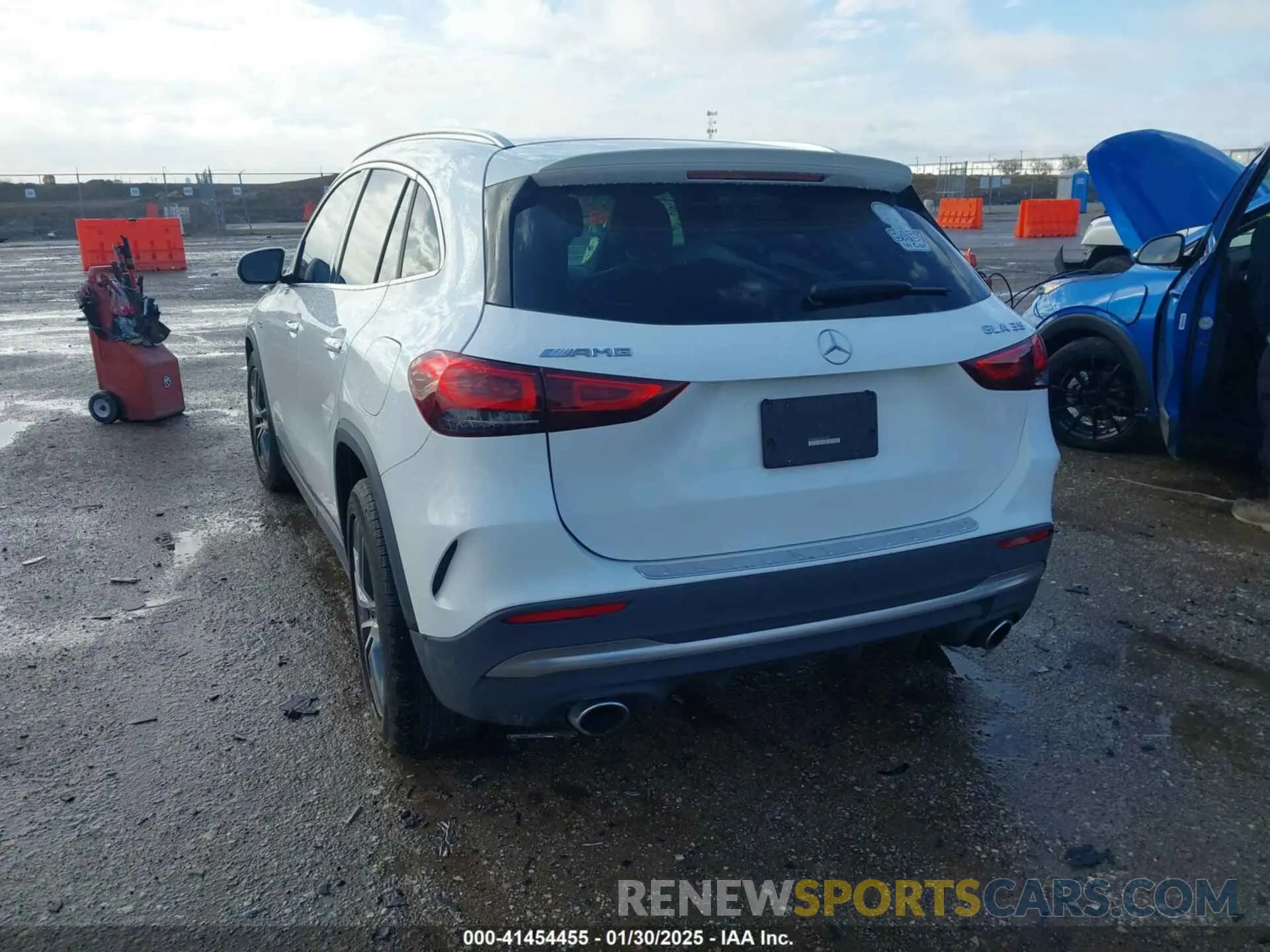 3 Photograph of a damaged car W1N4N5BB1PJ451918 MERCEDES-BENZ AMG GLA 35 2023