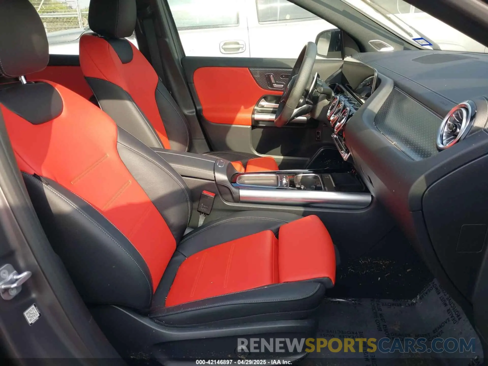 5 Photograph of a damaged car W1N4N5BB7SJ682962 MERCEDES-BENZ AMG GLA 35 2025