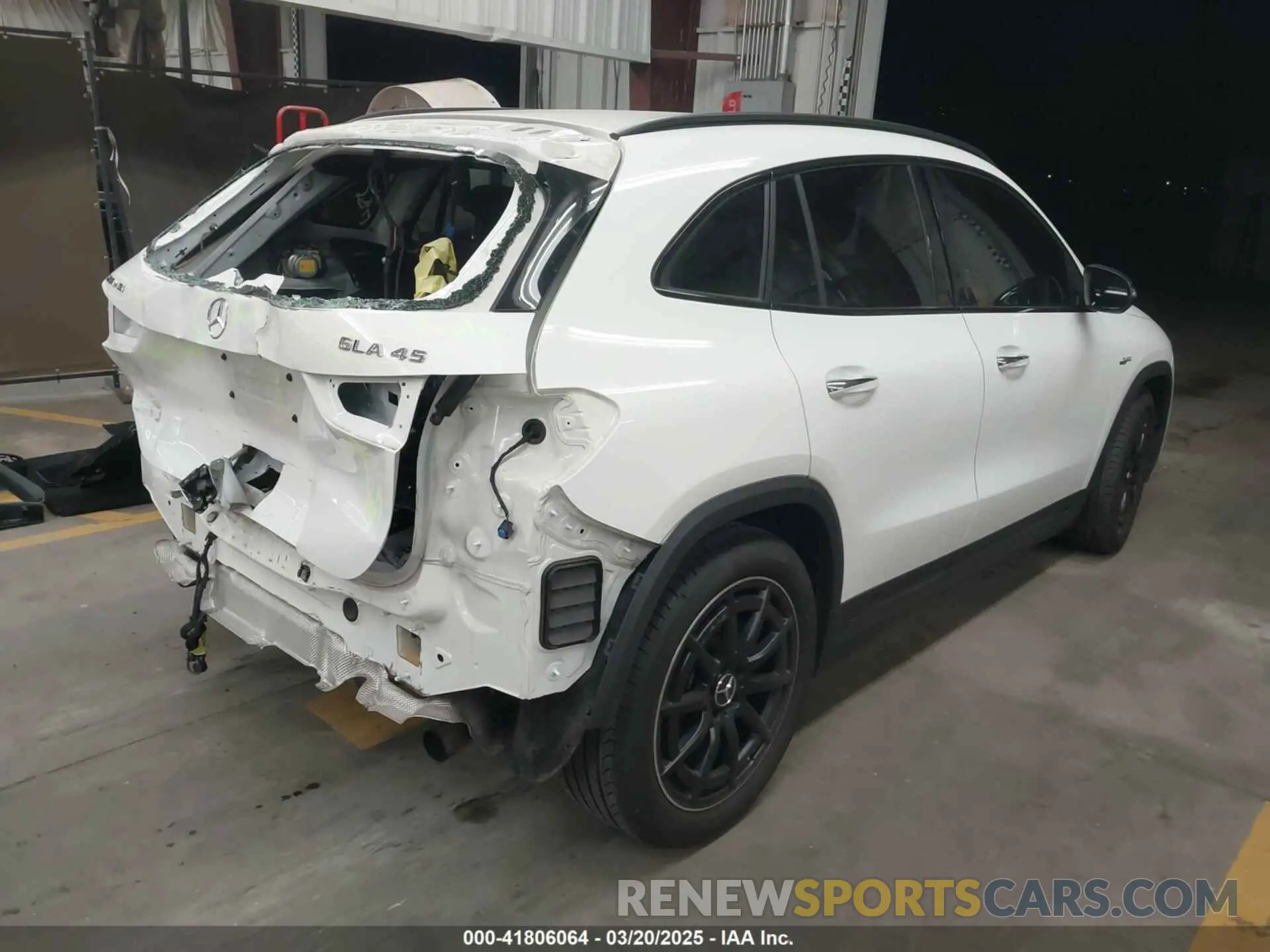 4 Photograph of a damaged car W1N4N5DB4MJ218155 MERCEDES-BENZ AMG GLA 45 2021