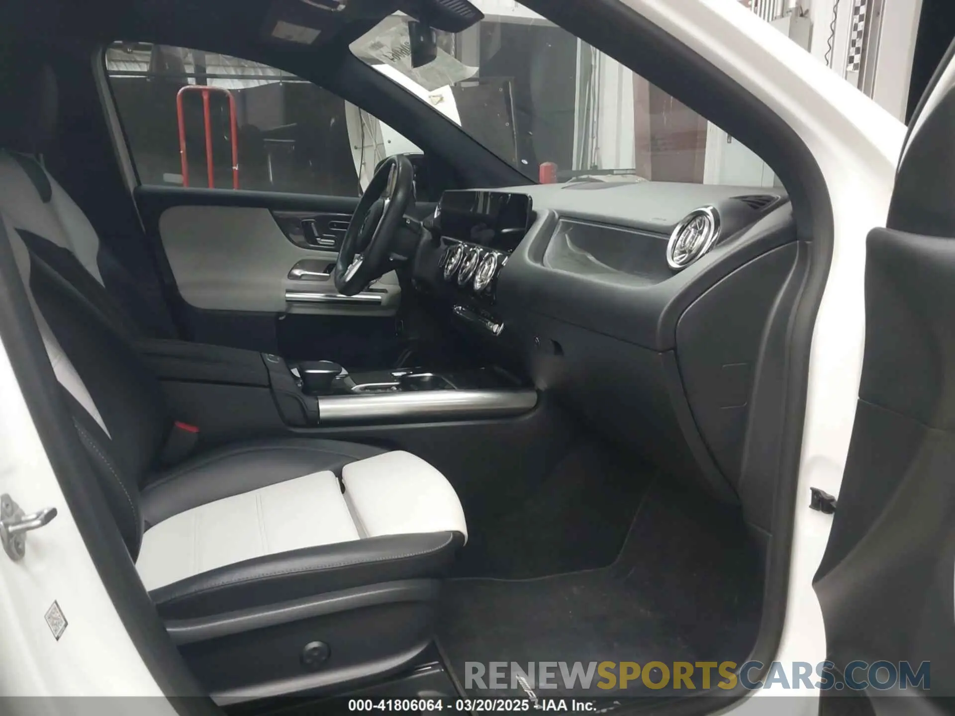 5 Photograph of a damaged car W1N4N5DB4MJ218155 MERCEDES-BENZ AMG GLA 45 2021