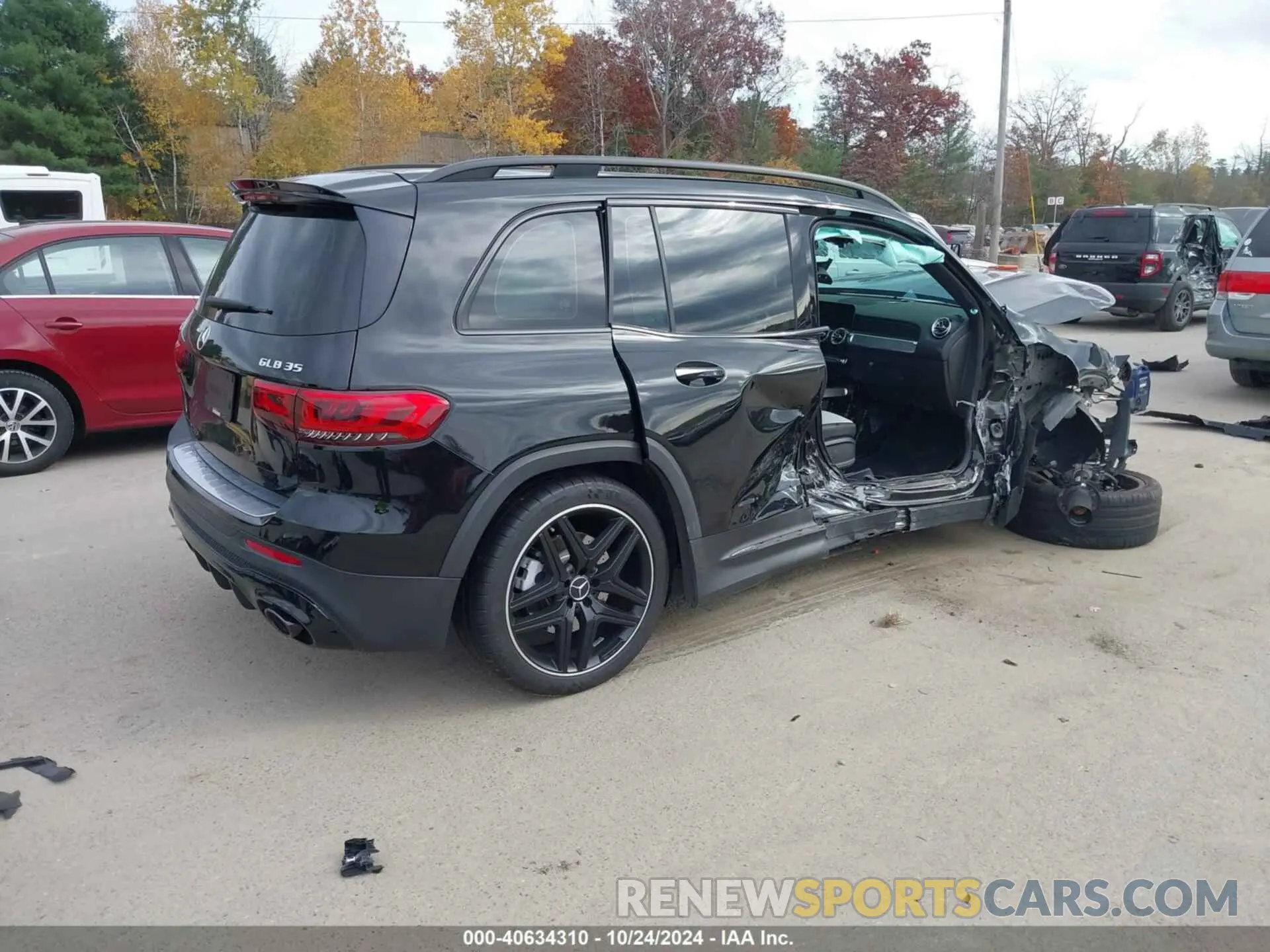 4 Photograph of a damaged car W1N4M5BB2MW079748 MERCEDES-BENZ AMG GLB 35 2021