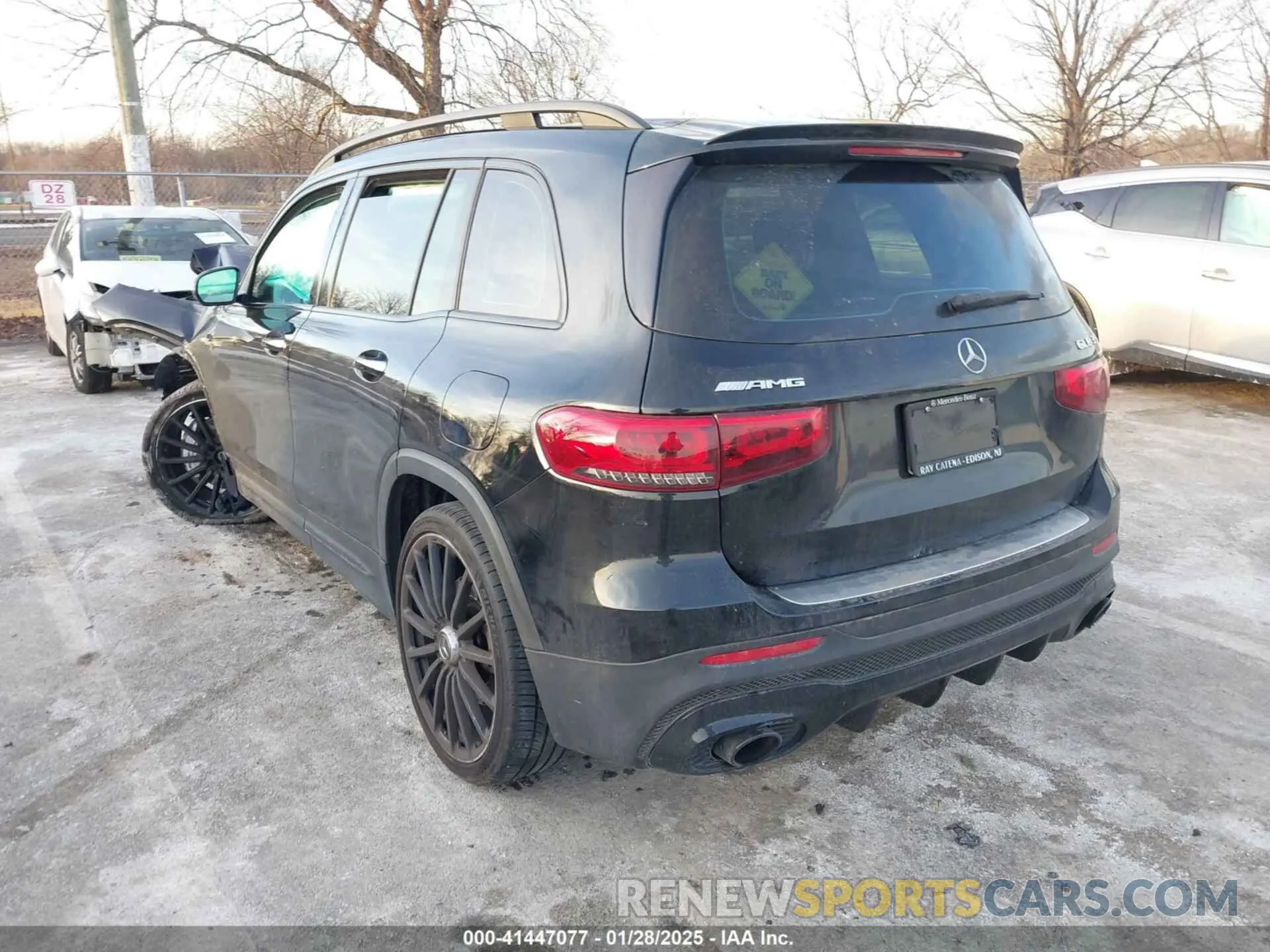 3 Photograph of a damaged car W1N4M5BB4MW082439 MERCEDES-BENZ AMG GLB 35 2021