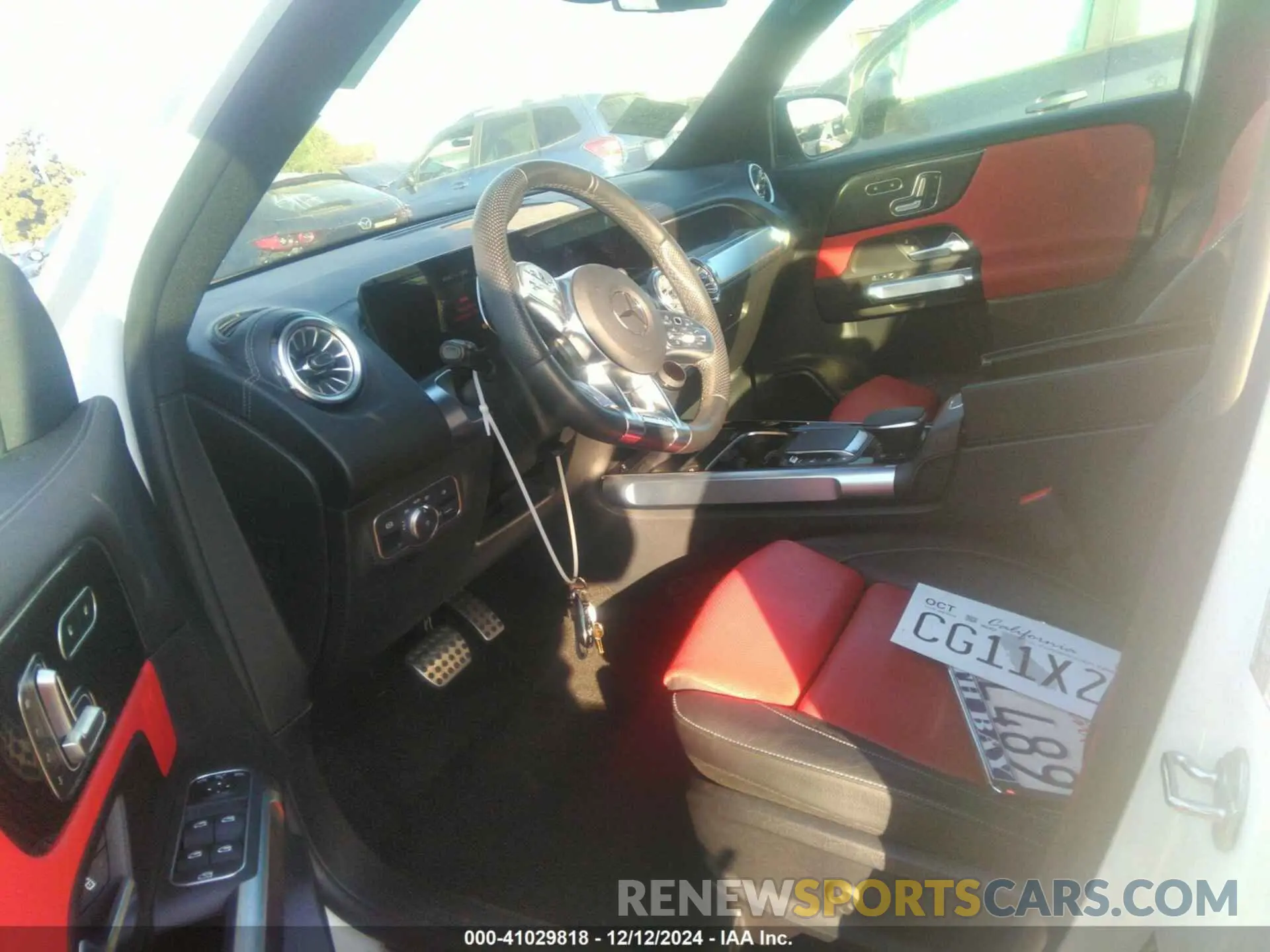 12 Photograph of a damaged car W1N4M5BB8NW238371 MERCEDES-BENZ AMG GLB 35 2022