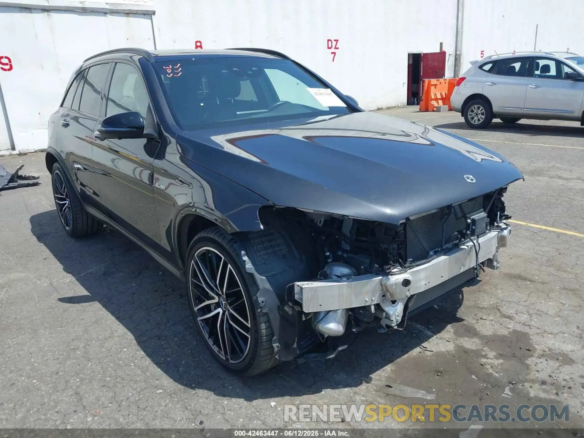 1 Photograph of a damaged car W1N0G6EB2MF949702 MERCEDES-BENZ AMG GLC 43 2021
