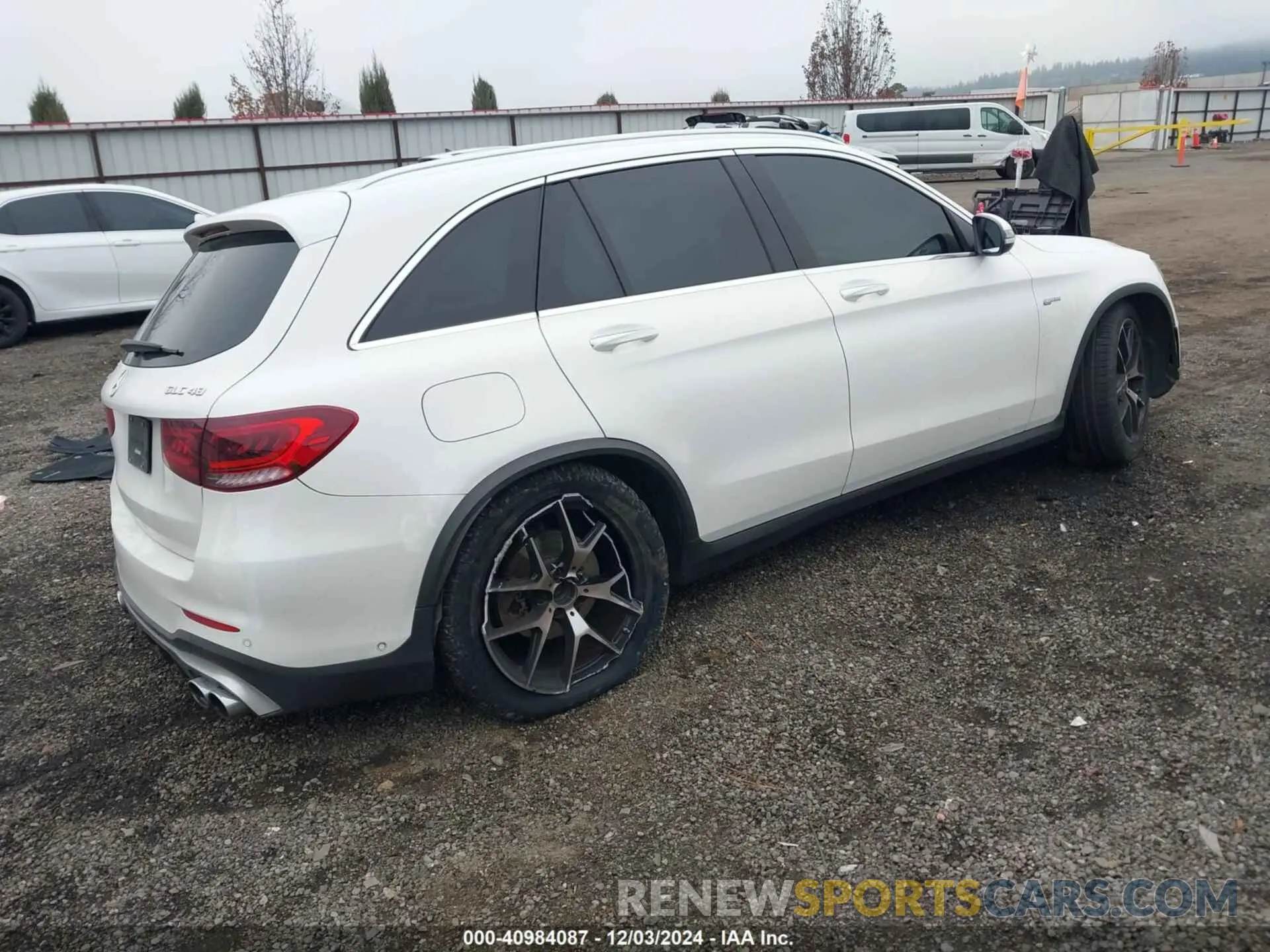 4 Photograph of a damaged car W1N0G6EB5MF952884 MERCEDES-BENZ AMG GLC 43 2021