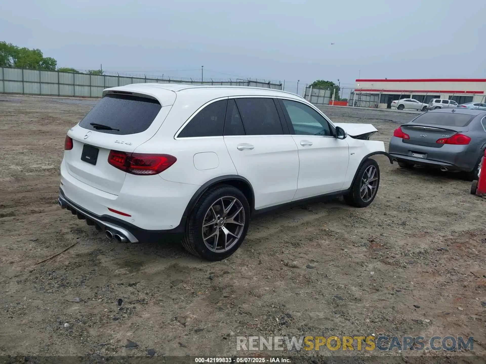 4 Photograph of a damaged car W1N0G6EB4NG120917 MERCEDES-BENZ AMG GLC 43 2022