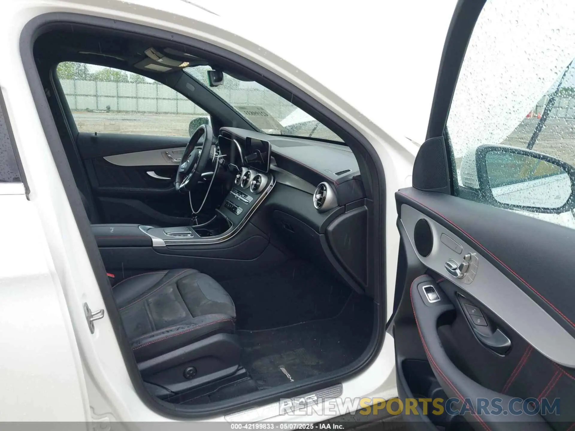 5 Photograph of a damaged car W1N0G6EB4NG120917 MERCEDES-BENZ AMG GLC 43 2022