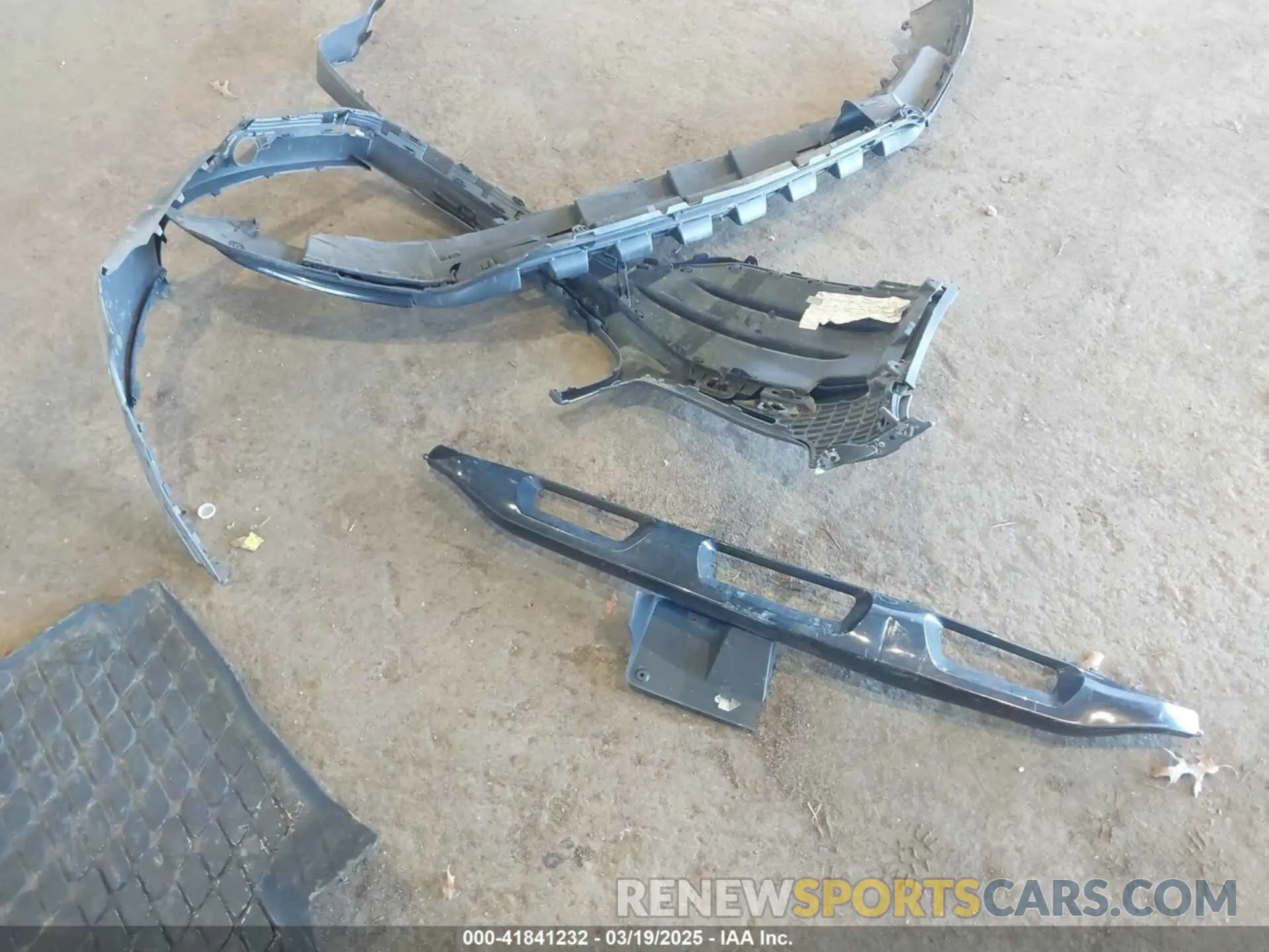 11 Photograph of a damaged car W1N0G6EB7NG023601 MERCEDES-BENZ AMG GLC 43 2022