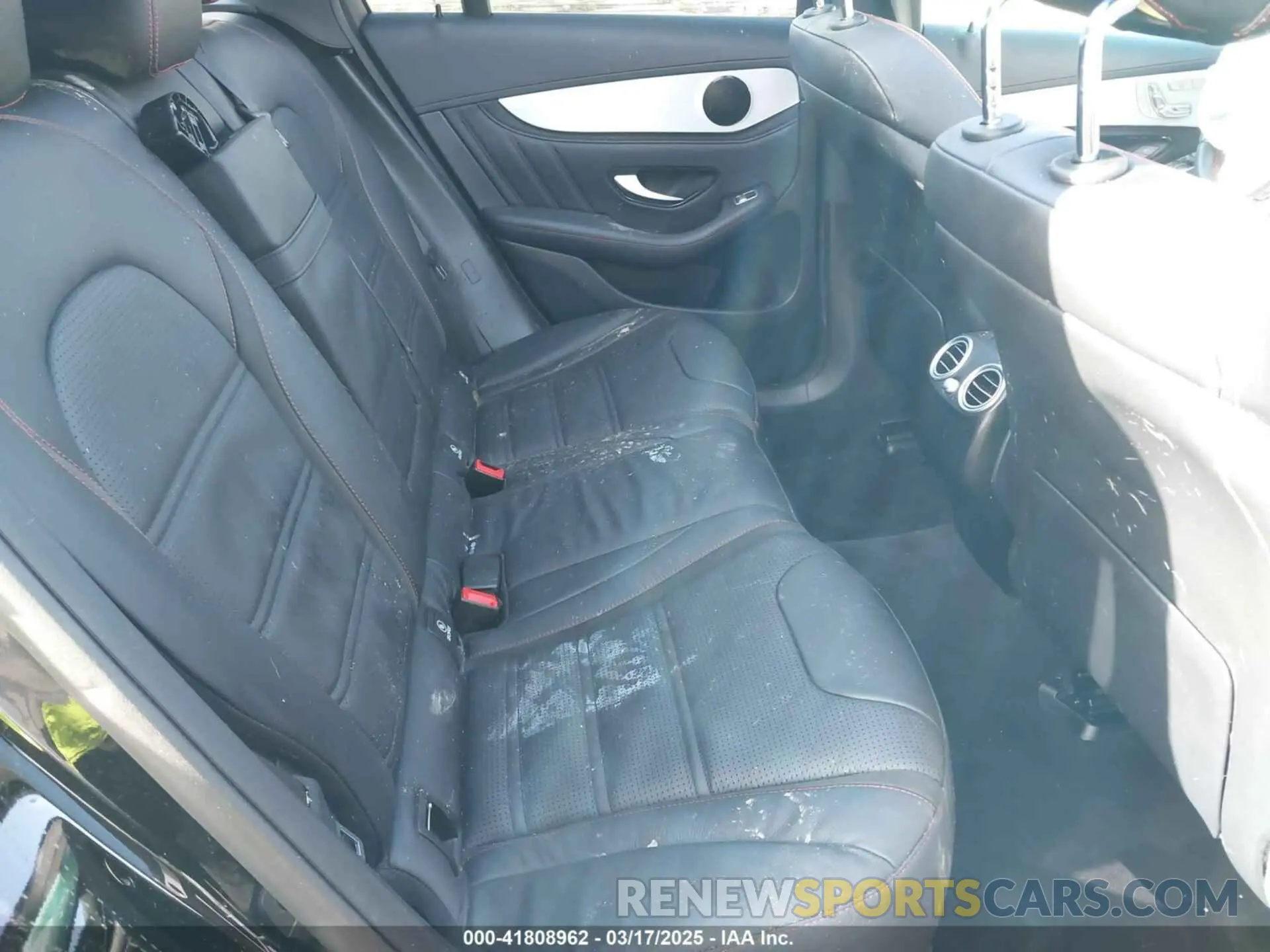 8 Photograph of a damaged car W1N0G6EB7NV329970 MERCEDES-BENZ AMG GLC 43 2022