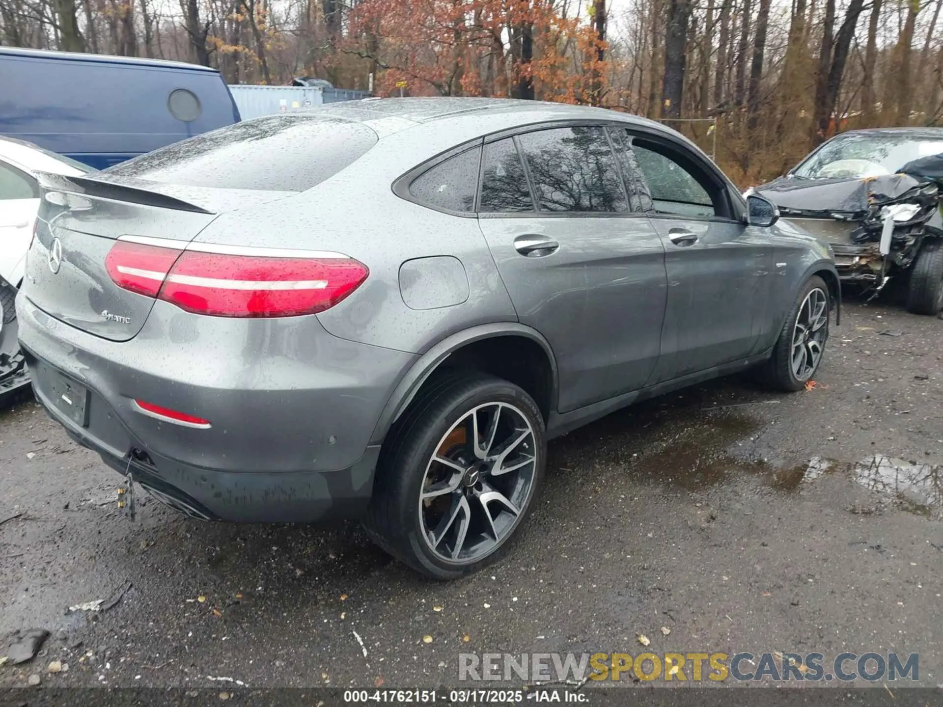 4 Photograph of a damaged car WDC0J6EB0KF637507 MERCEDES-BENZ AMG GLC 43 COUPE 2019