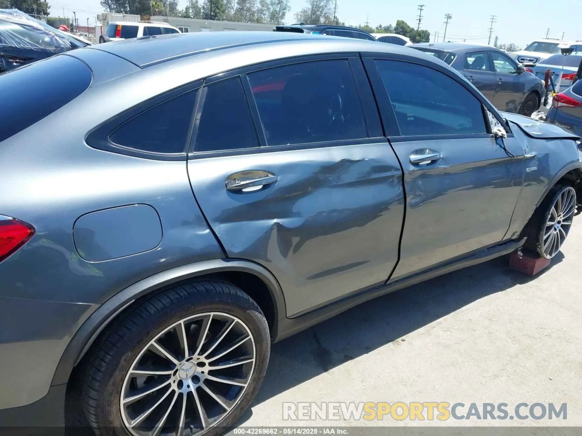 18 Photograph of a damaged car WDC0J6EBXKF596349 MERCEDES-BENZ AMG GLC 43 COUPE 2019