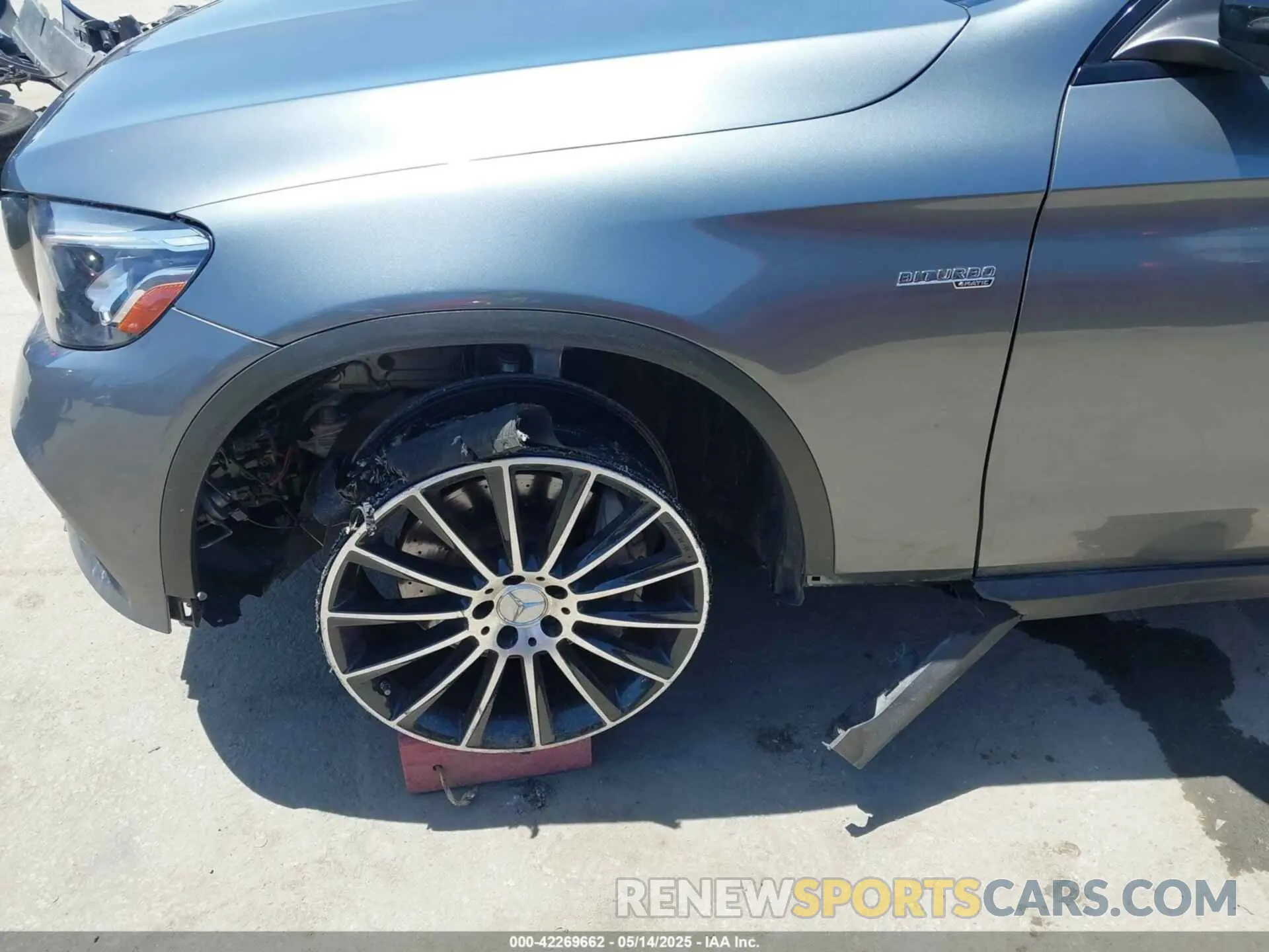 19 Photograph of a damaged car WDC0J6EBXKF596349 MERCEDES-BENZ AMG GLC 43 COUPE 2019