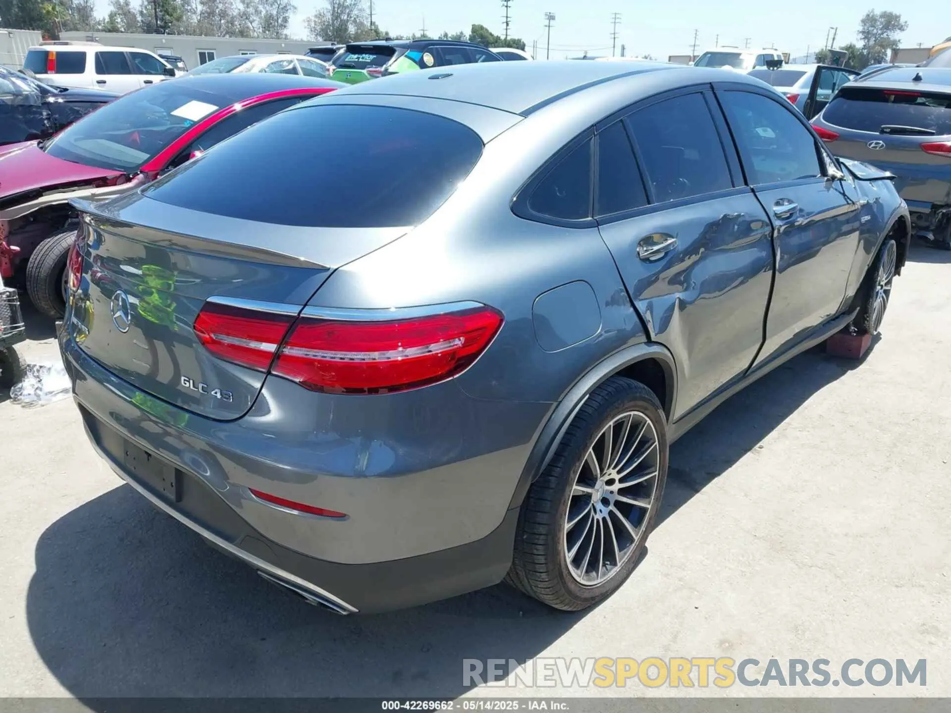 4 Photograph of a damaged car WDC0J6EBXKF596349 MERCEDES-BENZ AMG GLC 43 COUPE 2019