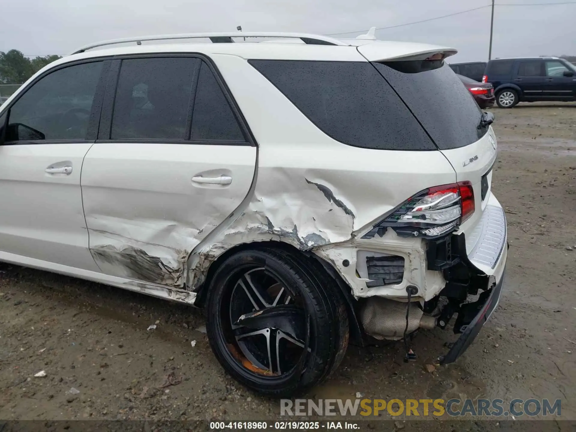 17 Фотография поврежденного автомобиля 4JGDA6EB9KB183476 MERCEDES-BENZ AMG GLE 43 2019