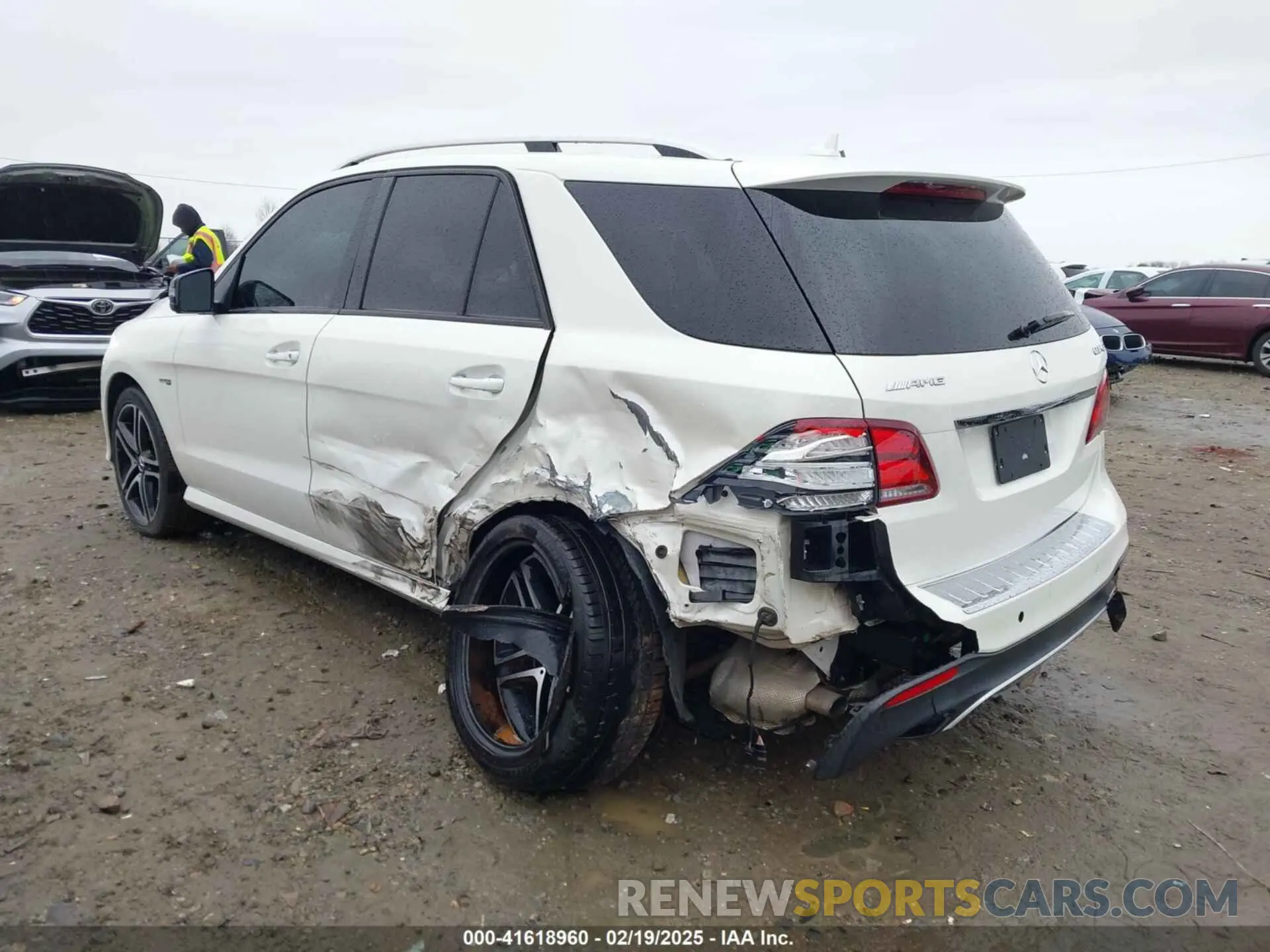 3 Фотография поврежденного автомобиля 4JGDA6EB9KB183476 MERCEDES-BENZ AMG GLE 43 2019