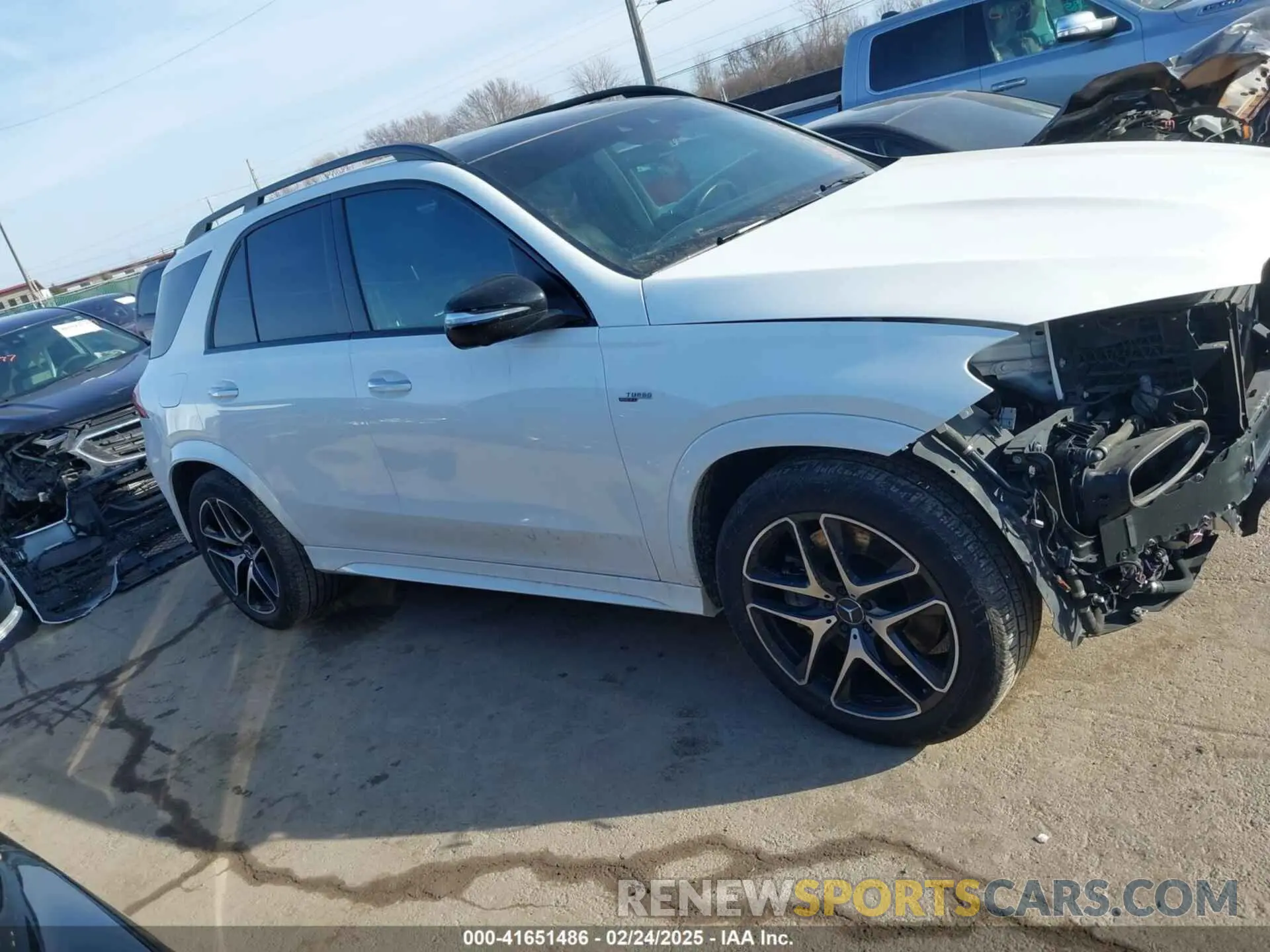 14 Photograph of a damaged car 4JGFB6BB0MA262697 MERCEDES-BENZ AMG GLE 53 2021