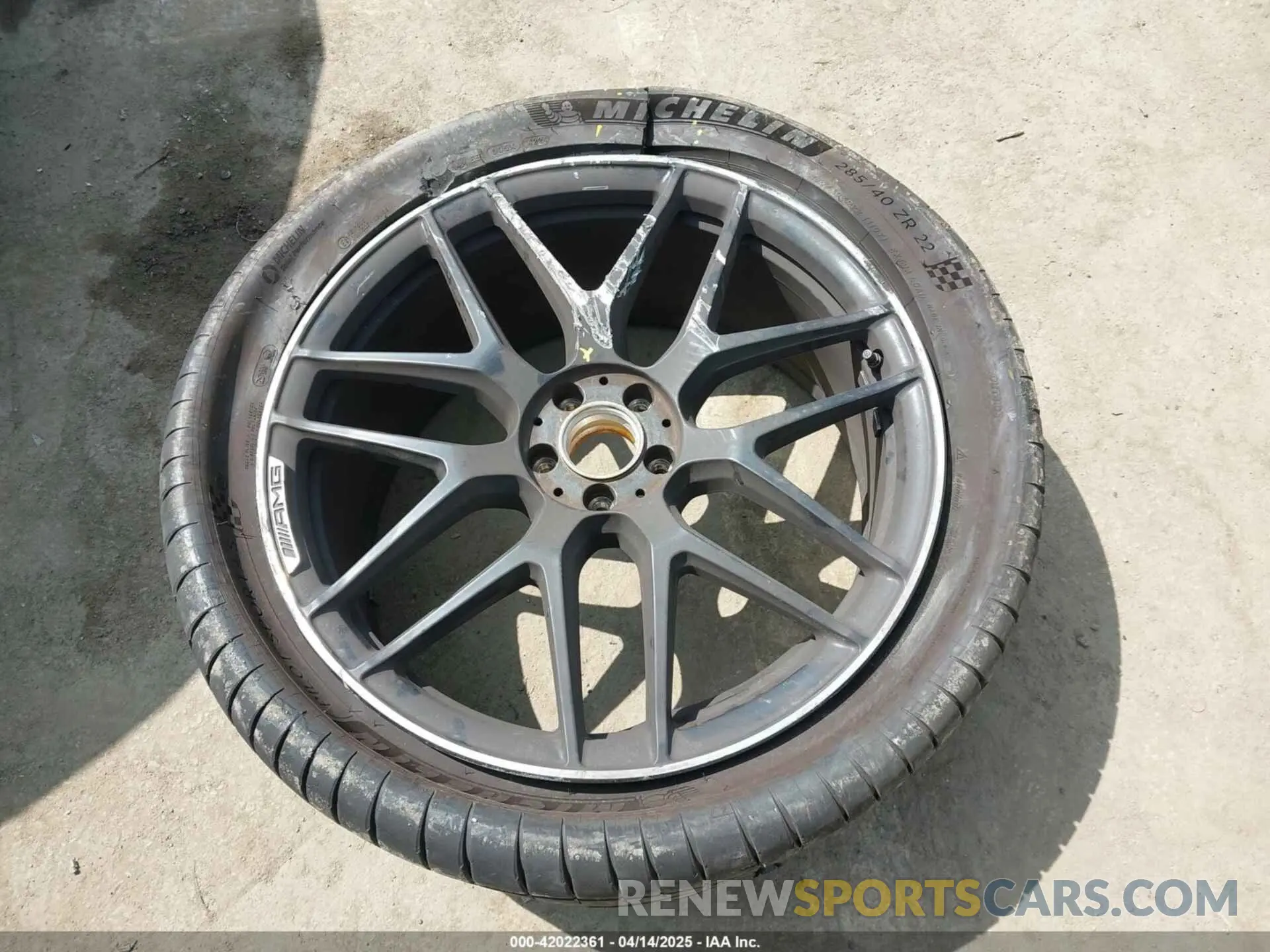 12 Photograph of a damaged car 4JGFB6BB0MA567214 MERCEDES-BENZ AMG GLE 53 2021
