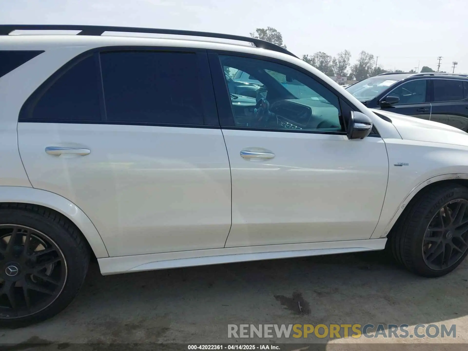 14 Photograph of a damaged car 4JGFB6BB0MA567214 MERCEDES-BENZ AMG GLE 53 2021